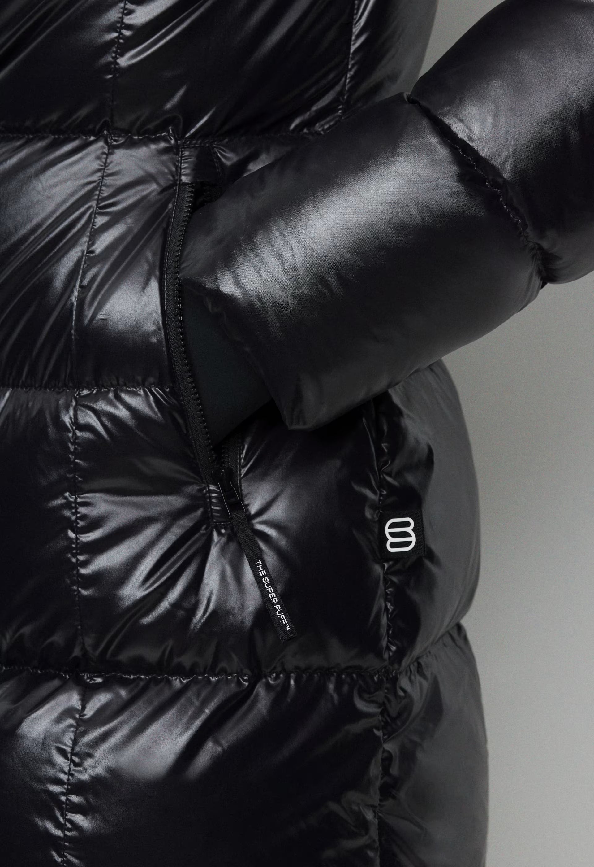 The SuperSnug Puff™ Mid - Hi-Gloss - BLACK