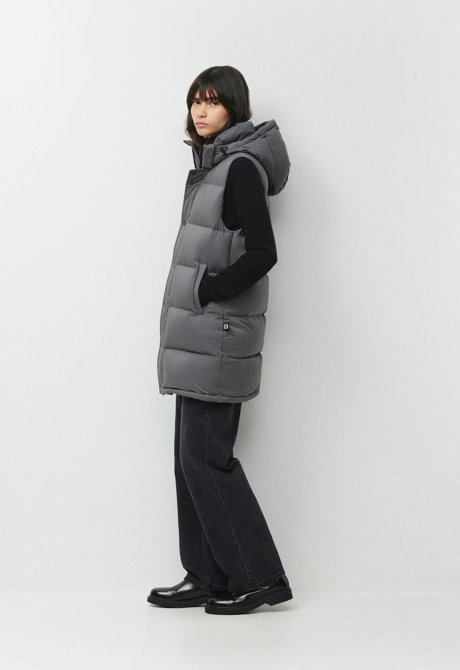 The Super Puff™ Mid Vest - cliMATTE™ - ELEGANT CHARCOAL