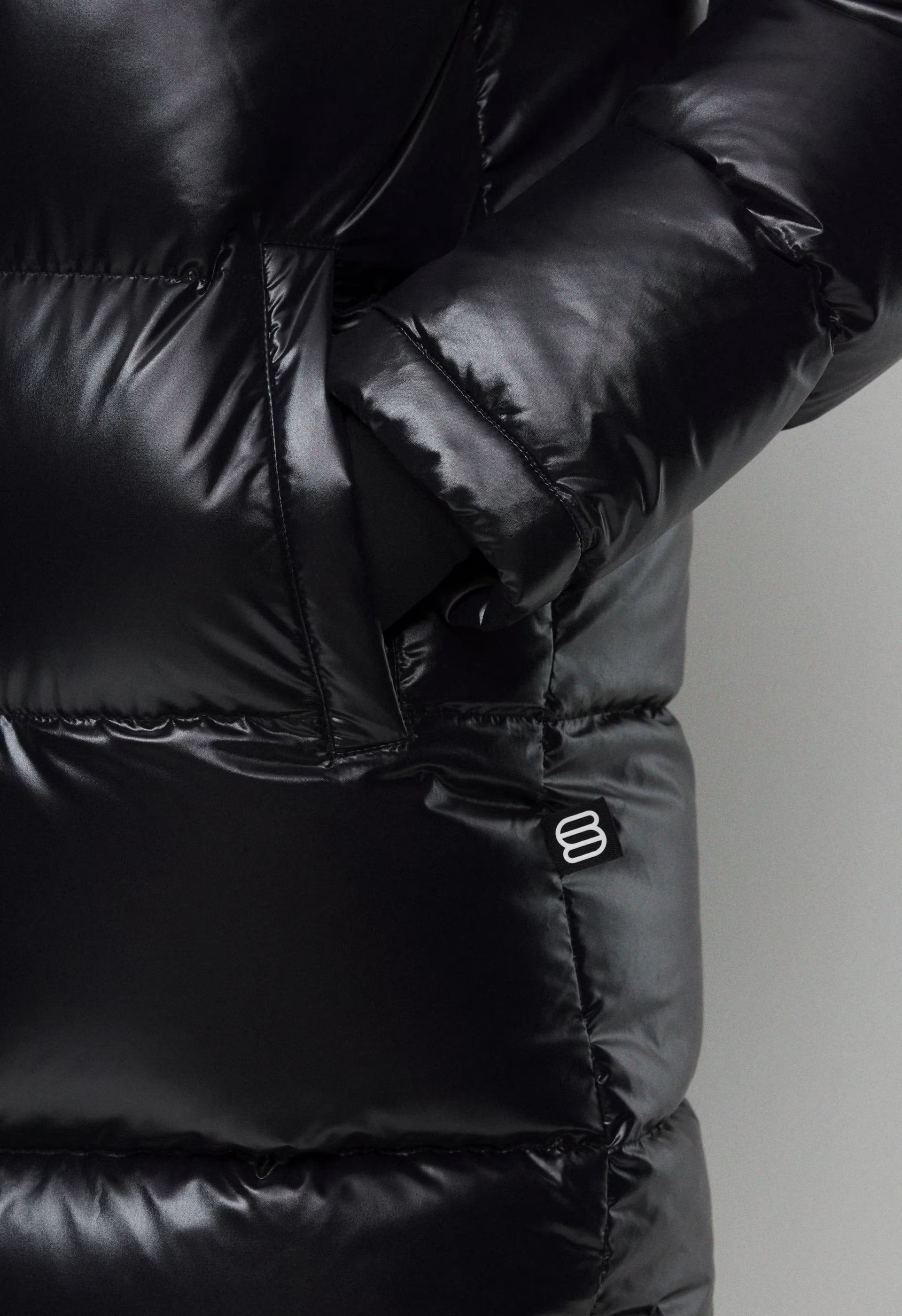 The Super Puff™ Mid - Hi-Gloss - BLACK
