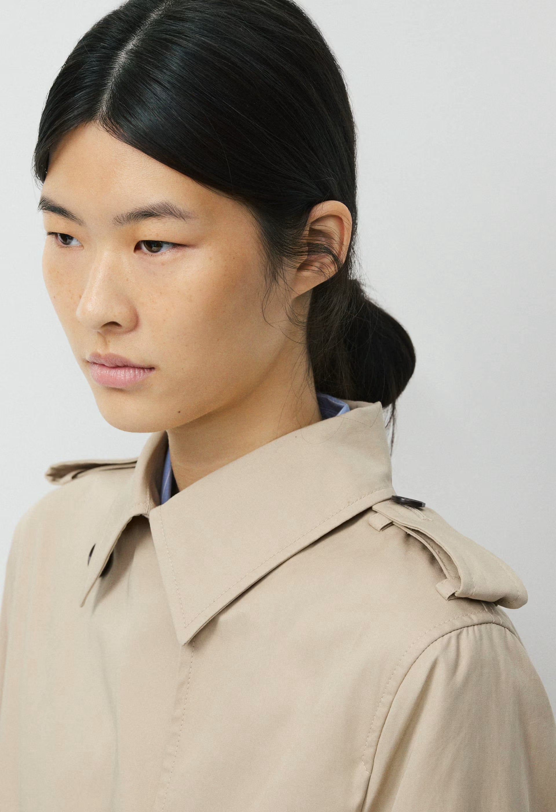 The Finch Mid Trench Coat - City Twill - MARCONA BEIGE