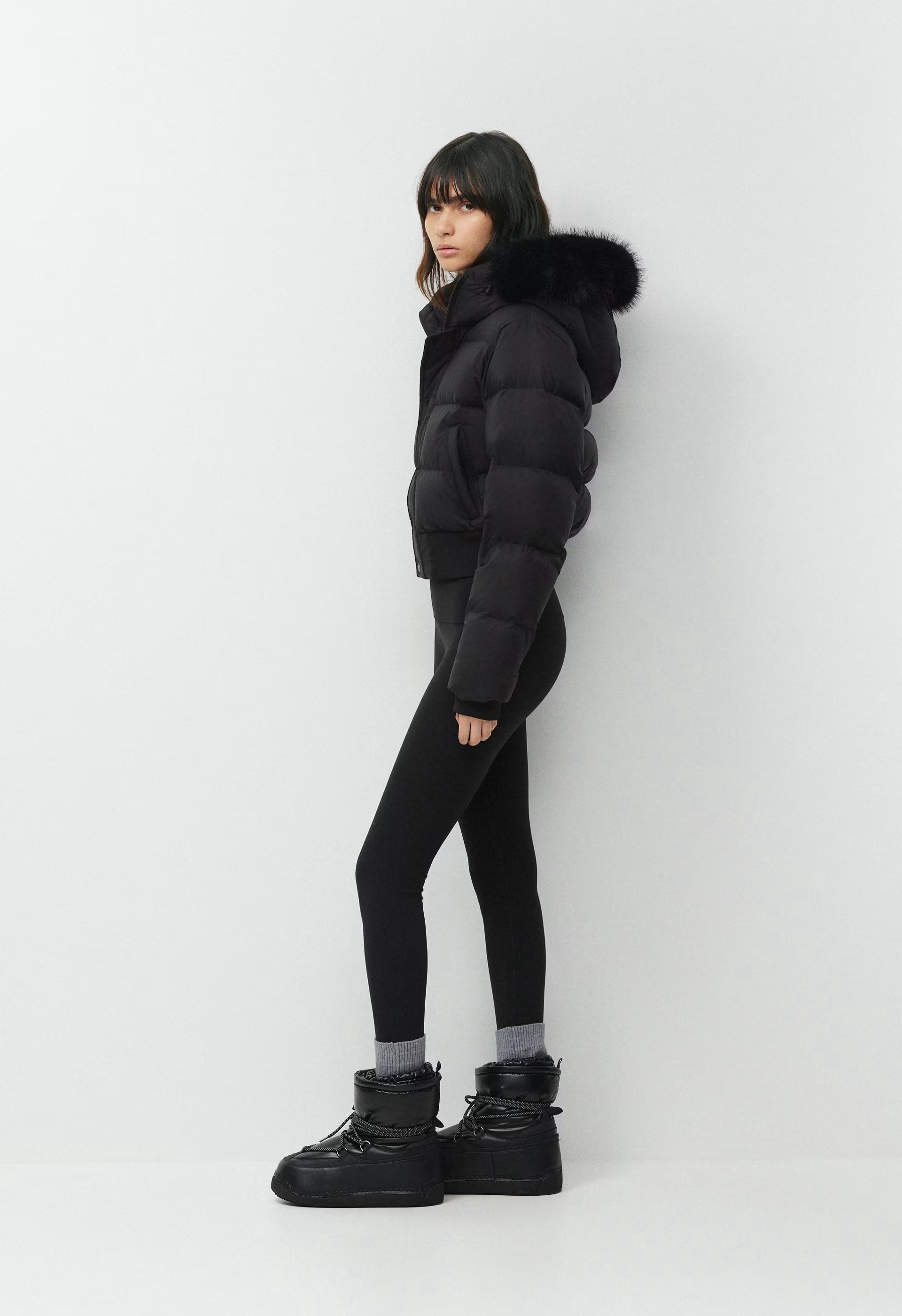 The Super Chalet Puff™ - cliMATTE™ - BLACK/BLACK
