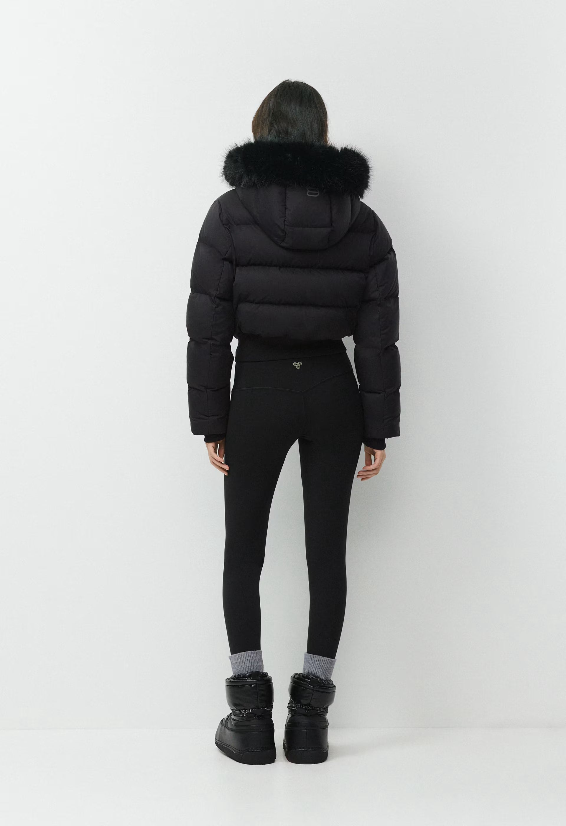The Super Chalet Puff™ - cliMATTE™ - BLACK/BLACK