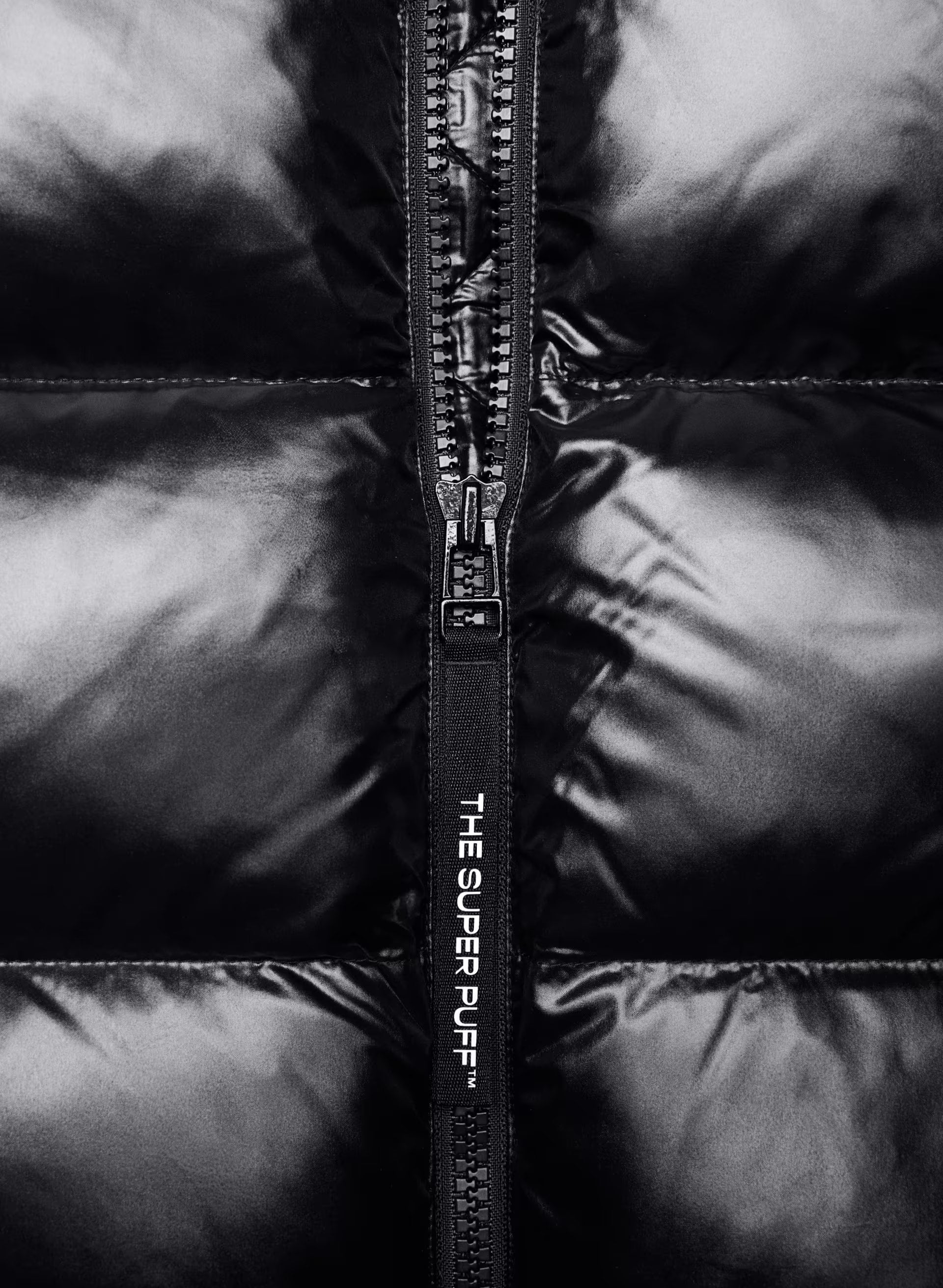 The Super Resort Puff™ - Hi-Gloss - BLACK