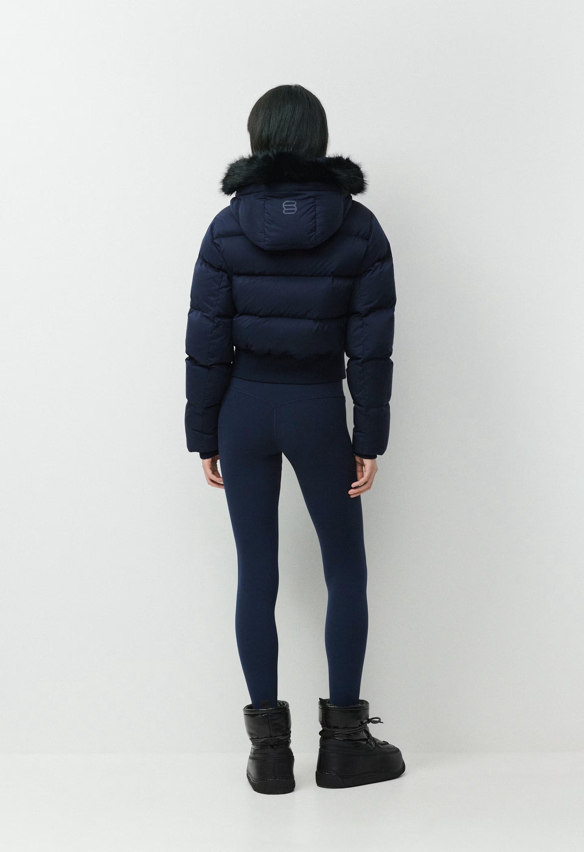 The Super Chalet Puff™ - cliMATTE™ - ADMIRAL NAVY/ BLACK