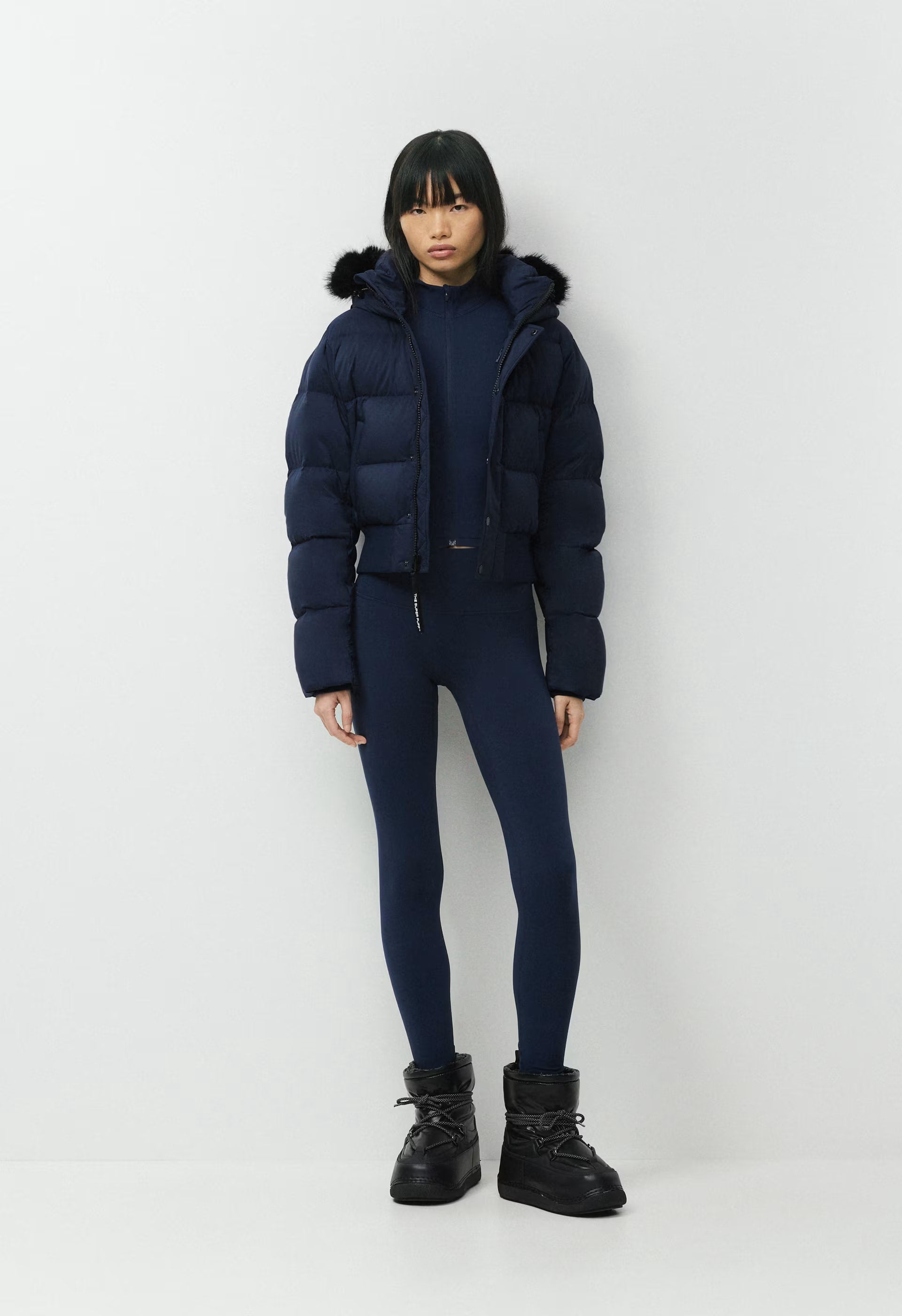 The Super Chalet Puff™ - cliMATTE™ - ADMIRAL NAVY/ BLACK