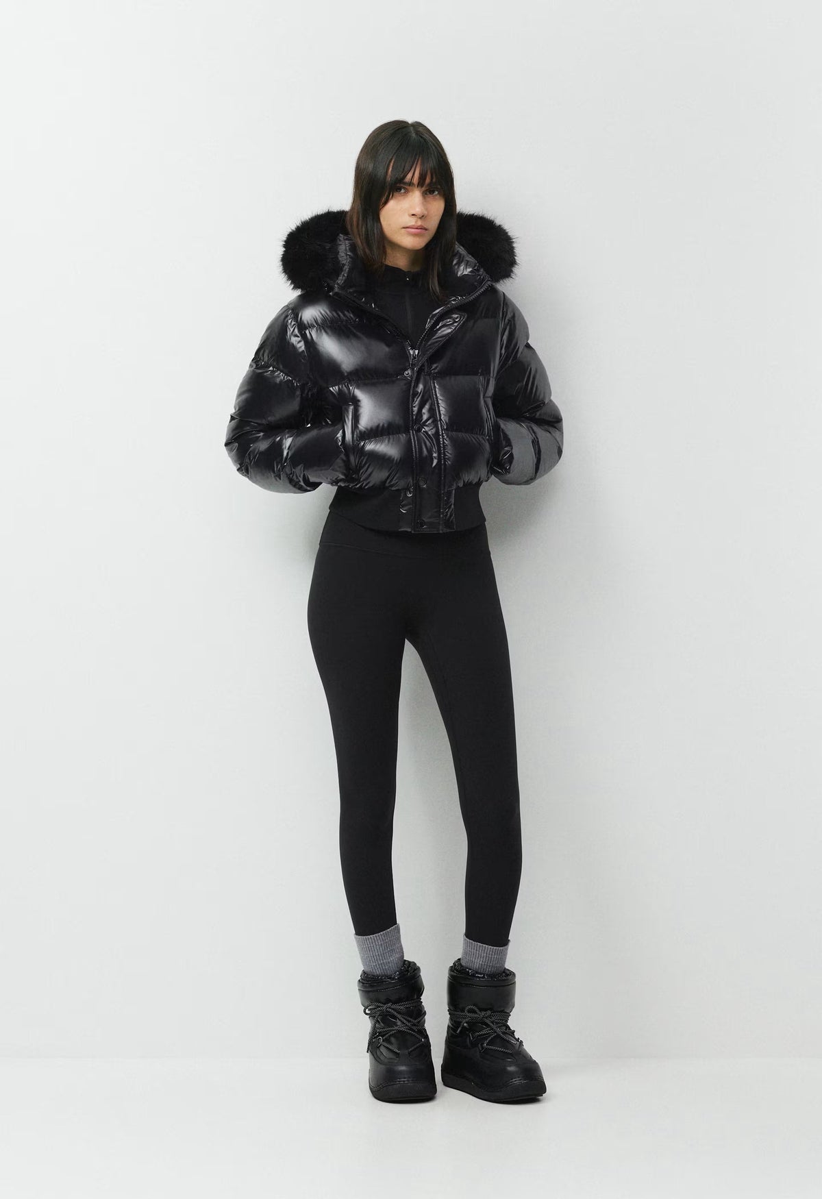 The Super Chalet Puff™ - Hi-Gloss - BLACK/BLACK