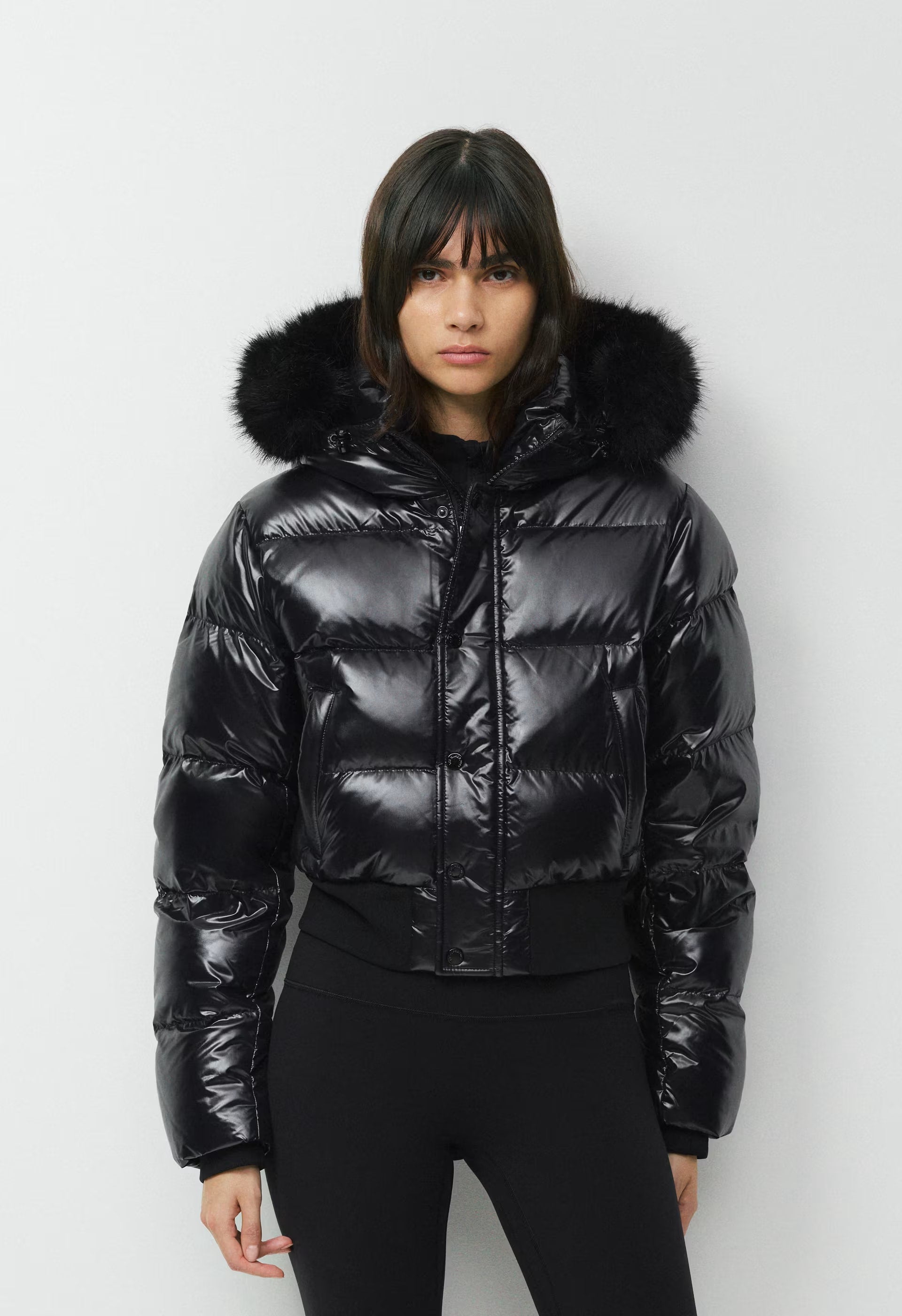 The Super Chalet Puff™ - Hi-Gloss - BLACK/BLACK