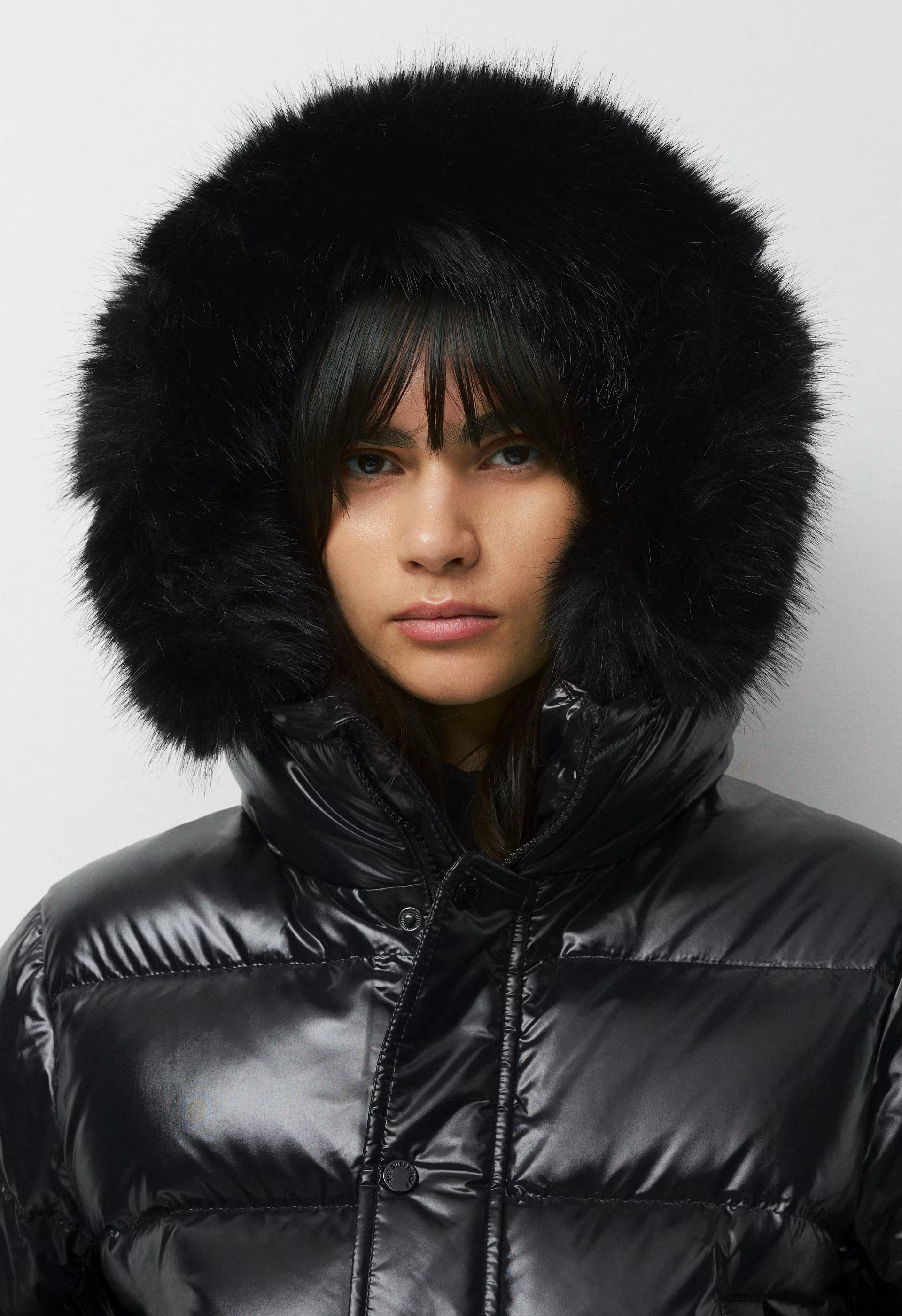 The Super Chalet Puff™ - Hi-Gloss - BLACK/BLACK