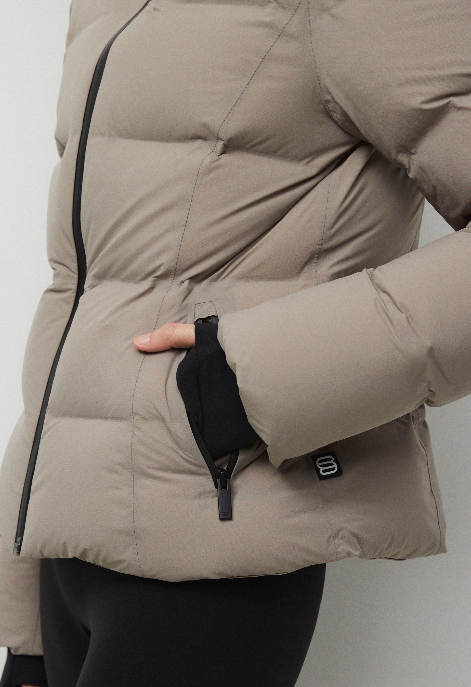 The SuperSnug Puff₂O™ - Rainstop™ - MODERN TAUPE