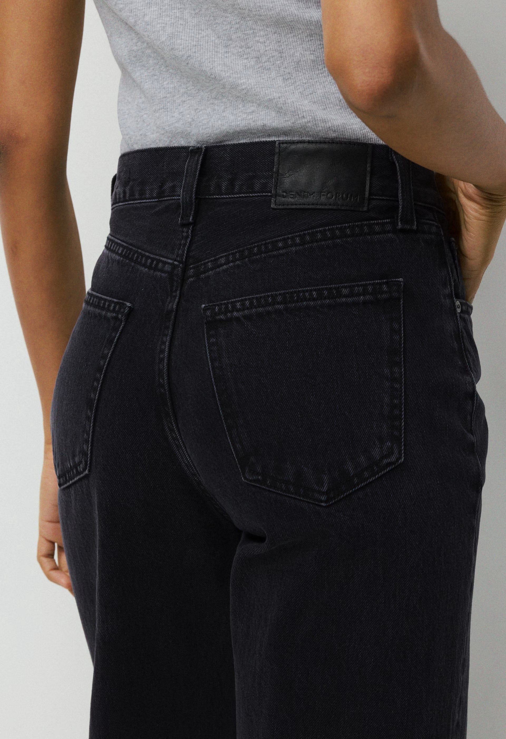 Denim Forum The Farrah Hi-Rise Wide Jean - BLACK EYELINER