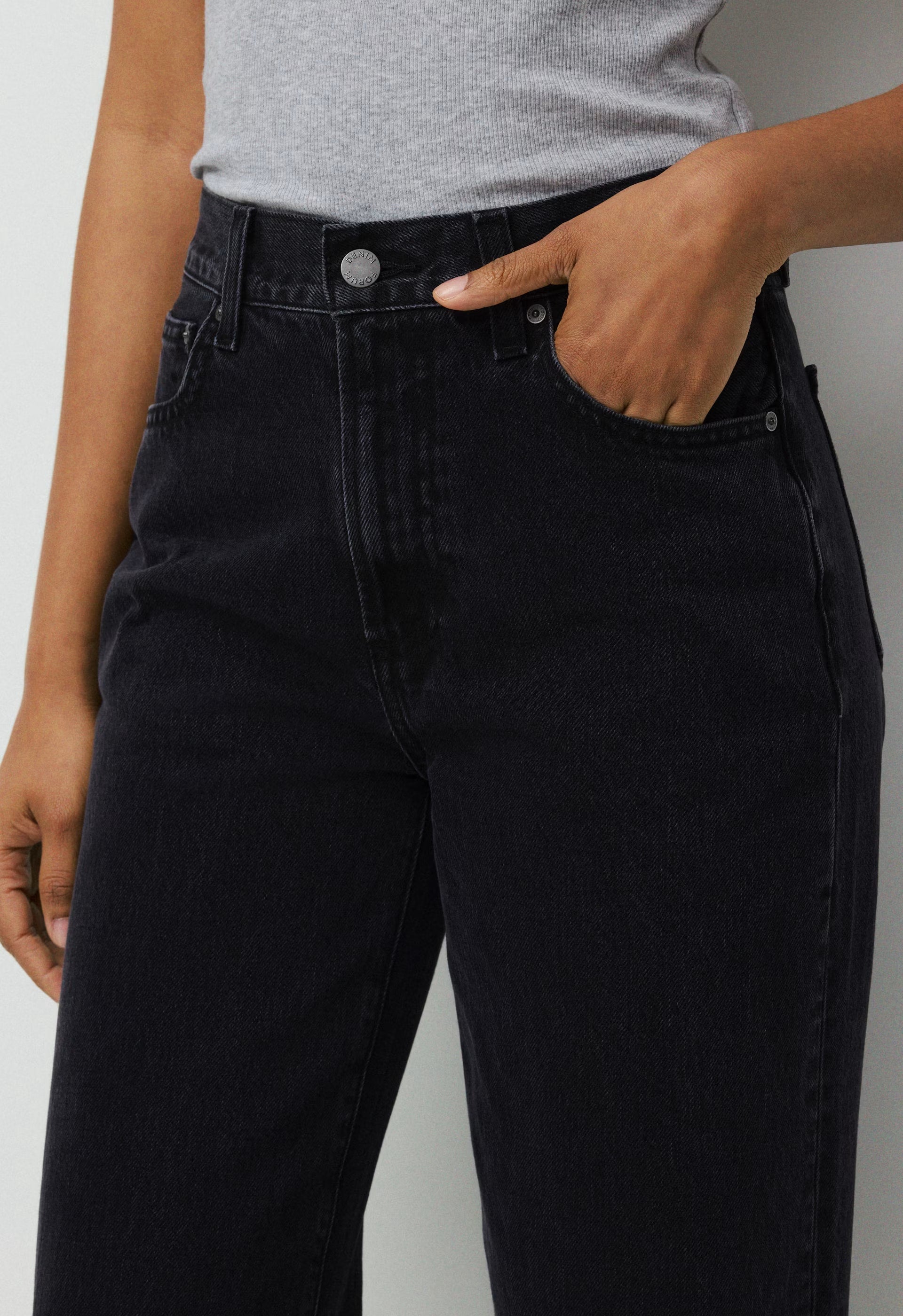 Denim Forum The Farrah Hi-Rise Wide Jean - BLACK EYELINER