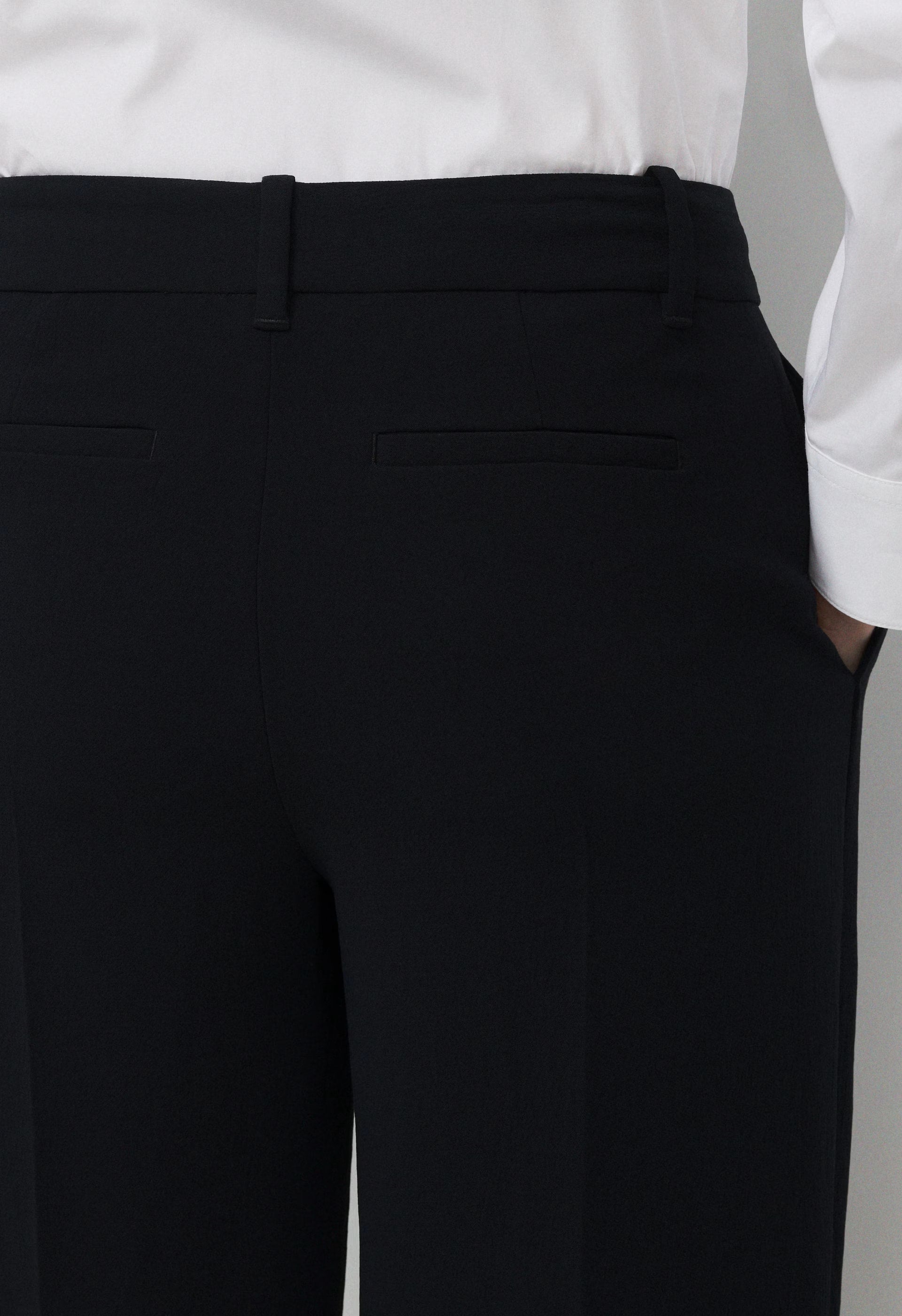 The Effortless Pant™ Lo-Rise - Crepette™ - BLACK