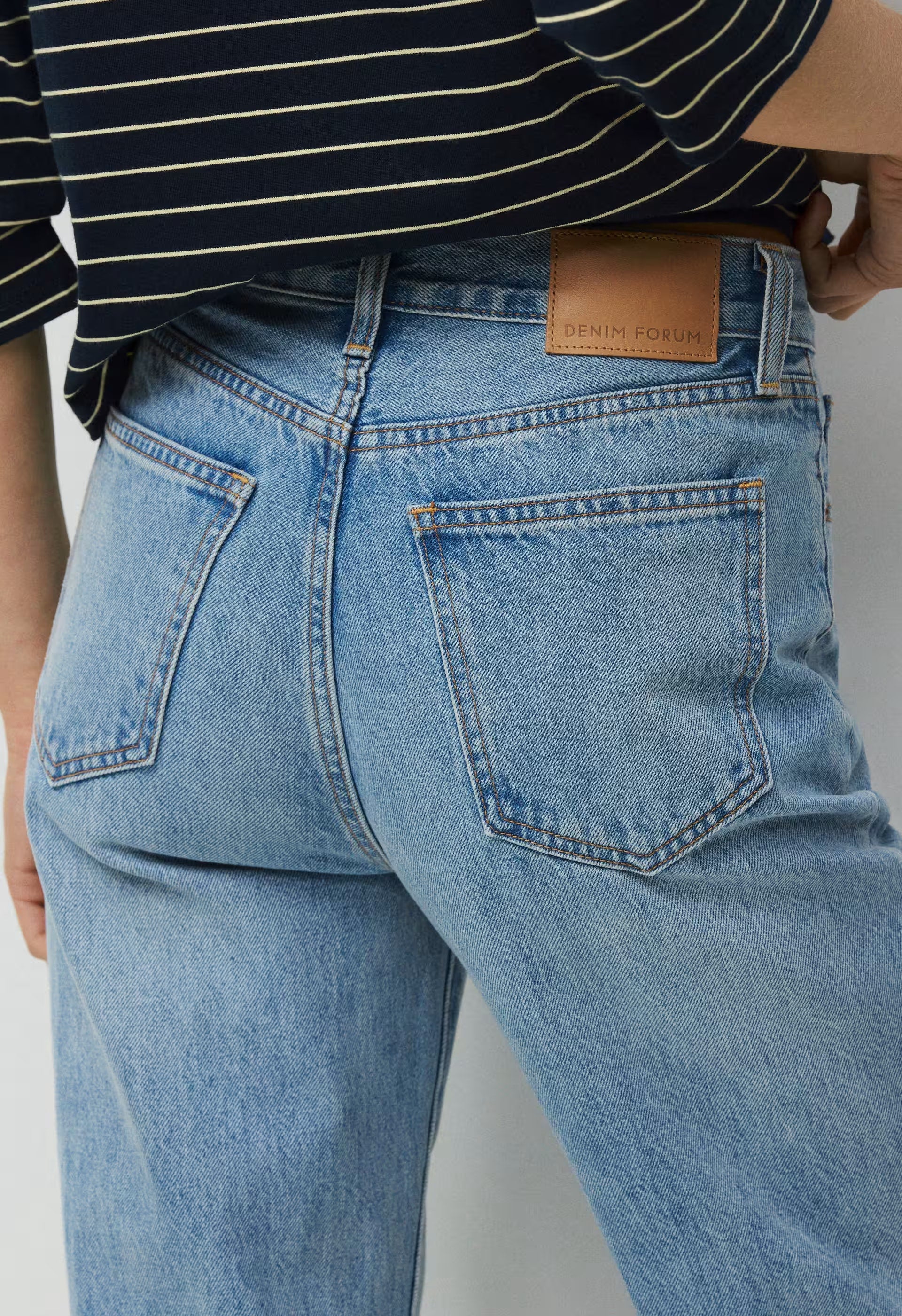 Denim Forum The Farrah Hi-Rise Wide Jean - NO-STRESS DARK BLUE