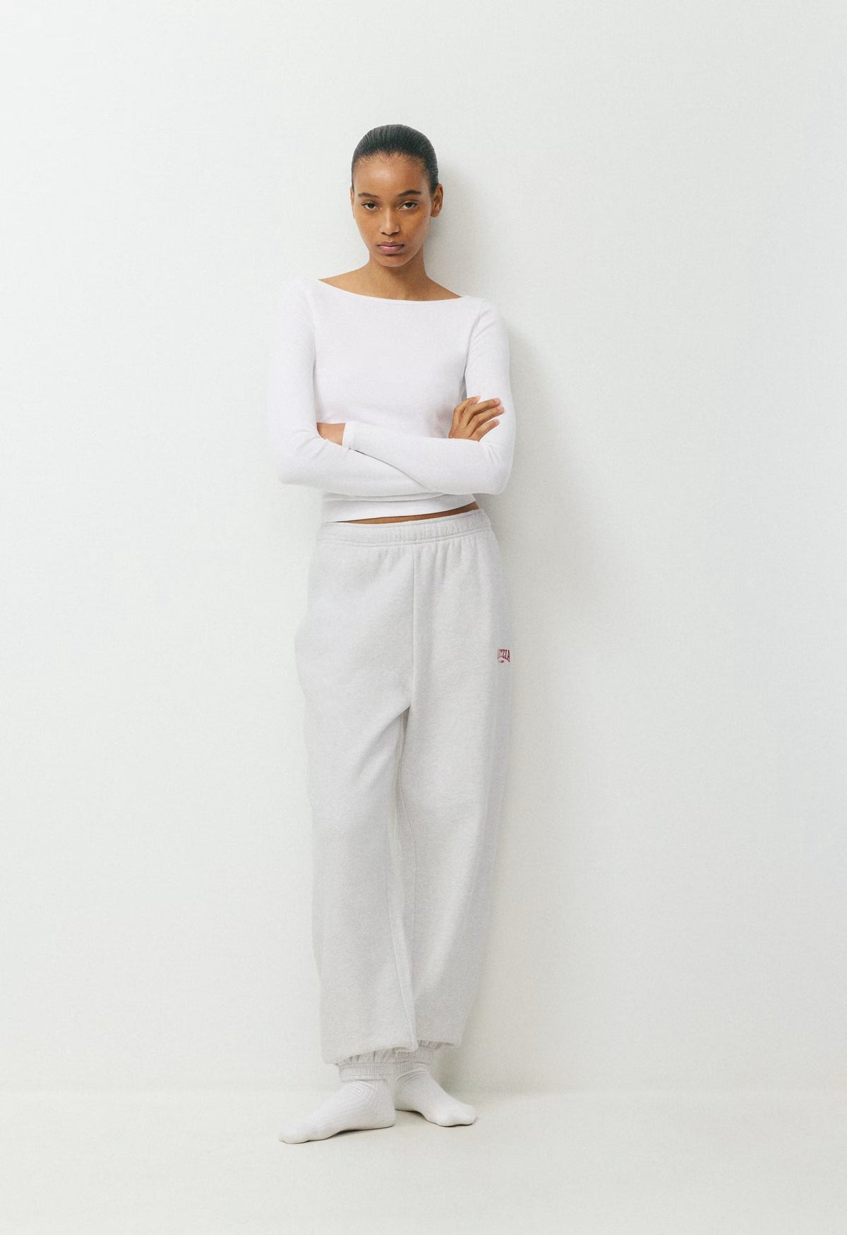 Cozy Sweatfleece Mega Jogger - HTR CLD WHITE/VSTY RED