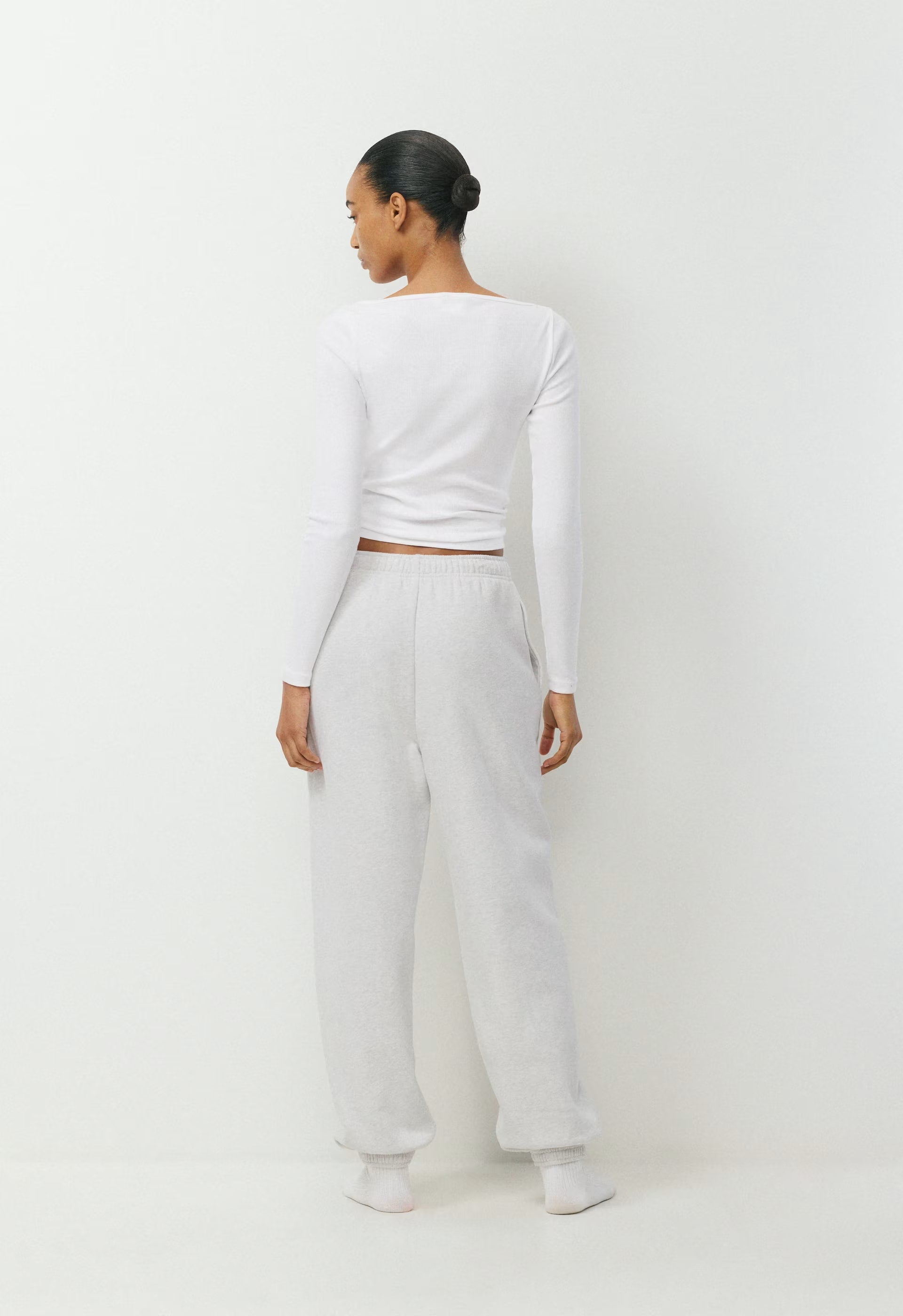 Cozy Sweatfleece Mega Jogger - HTR CLD WHITE/VSTY RED