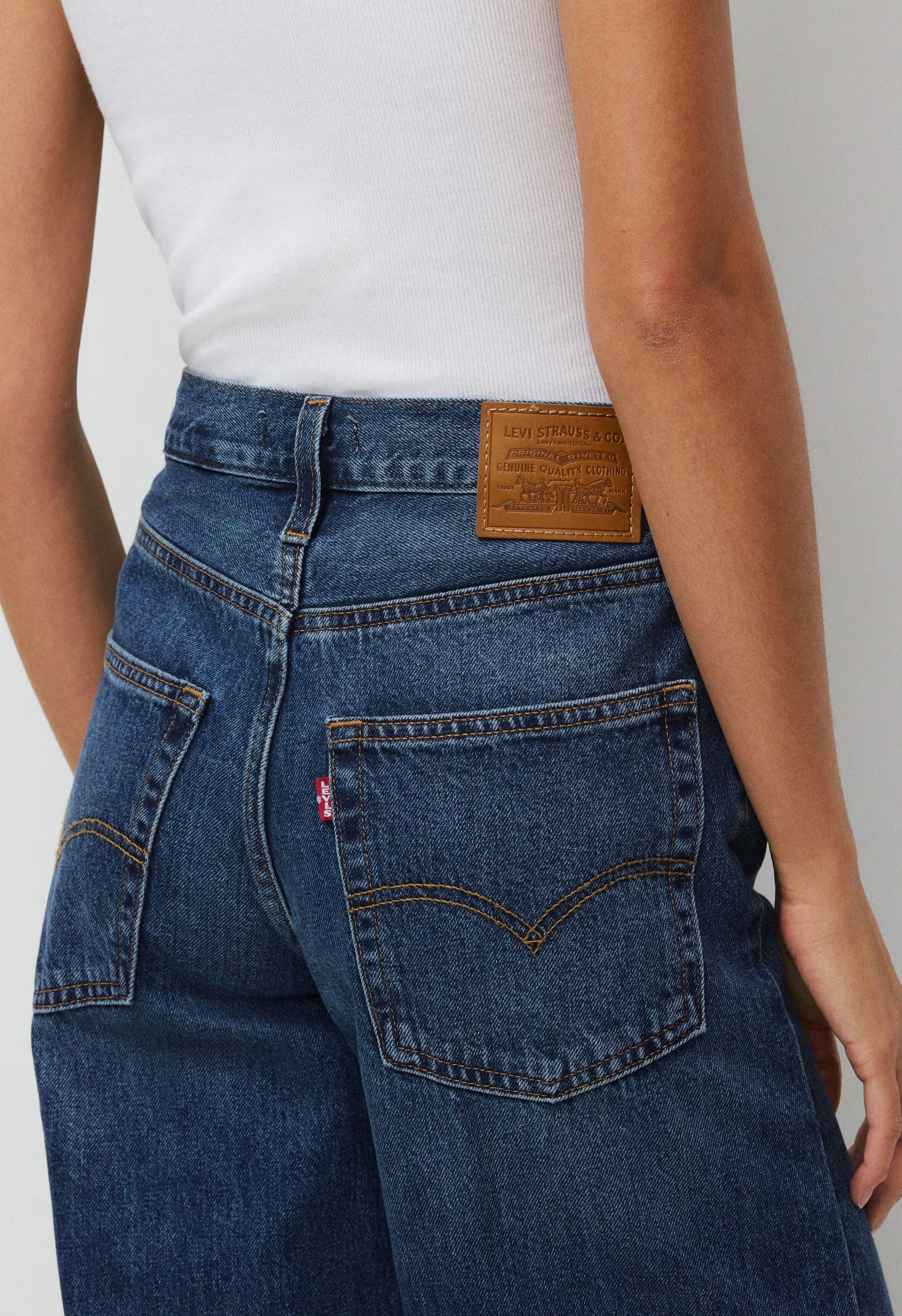Levi's Baggy Dad Jean - SHE'S NICE