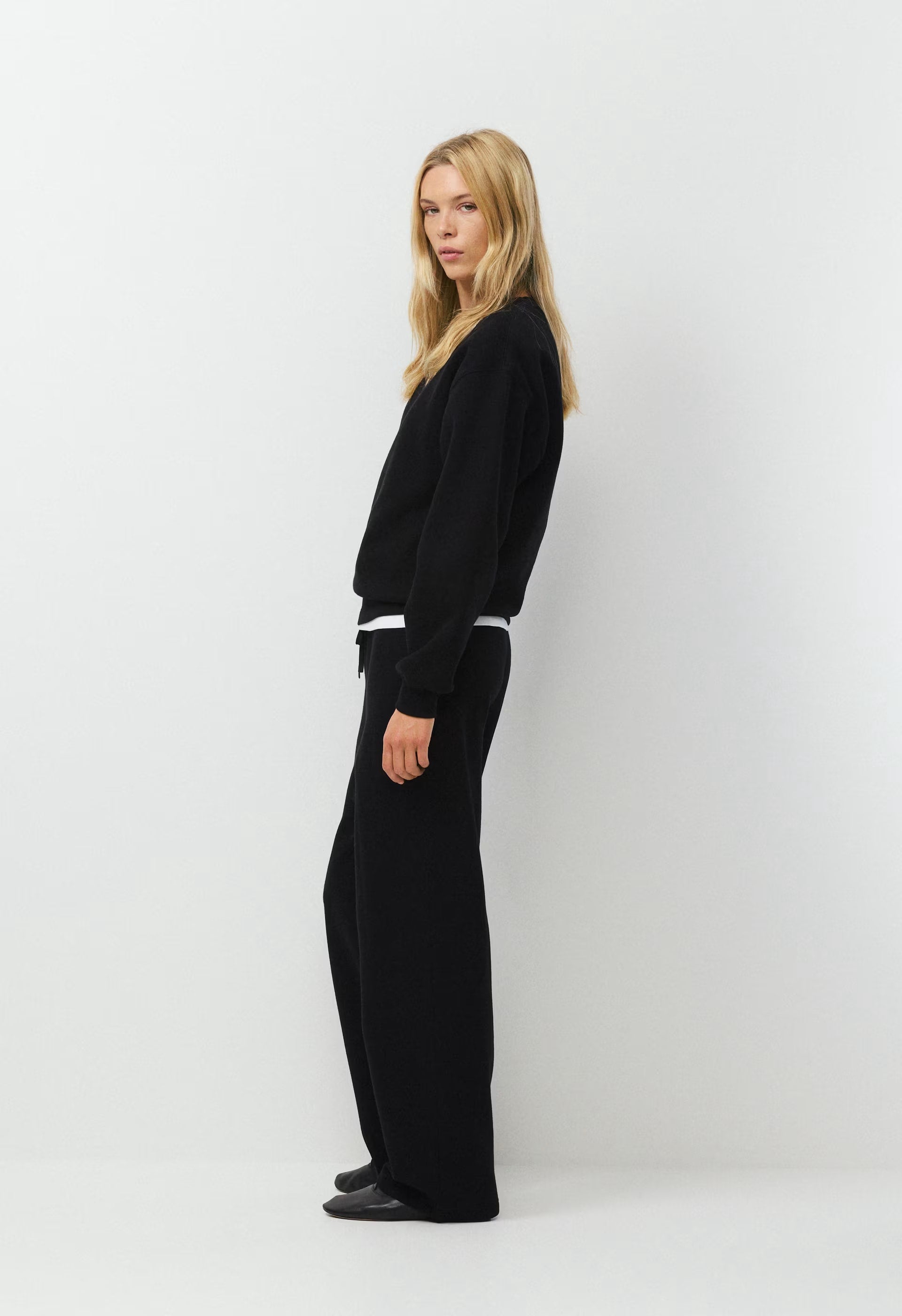 Cozy Sweatfleece Perfect Banded Sweatpant - BLACK