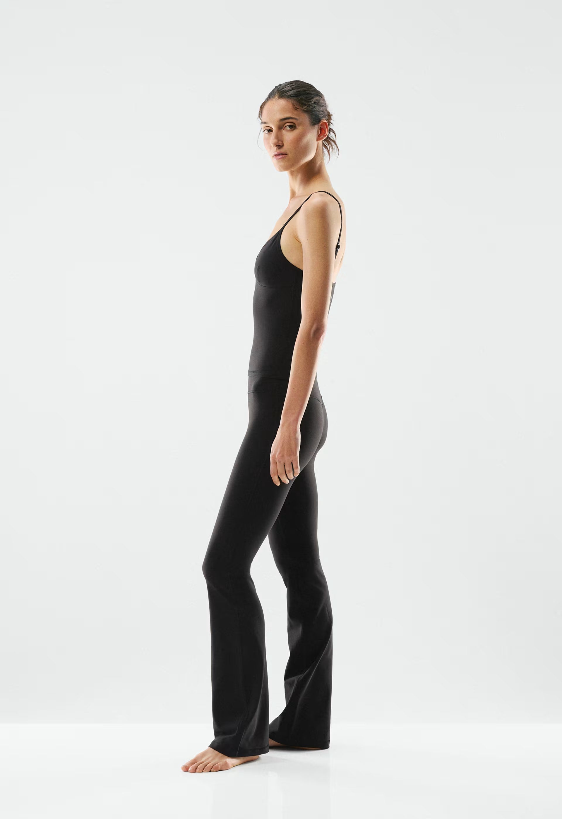 BUTTER Cheeky Infinite Hi Flare 32 Legging - BLACK