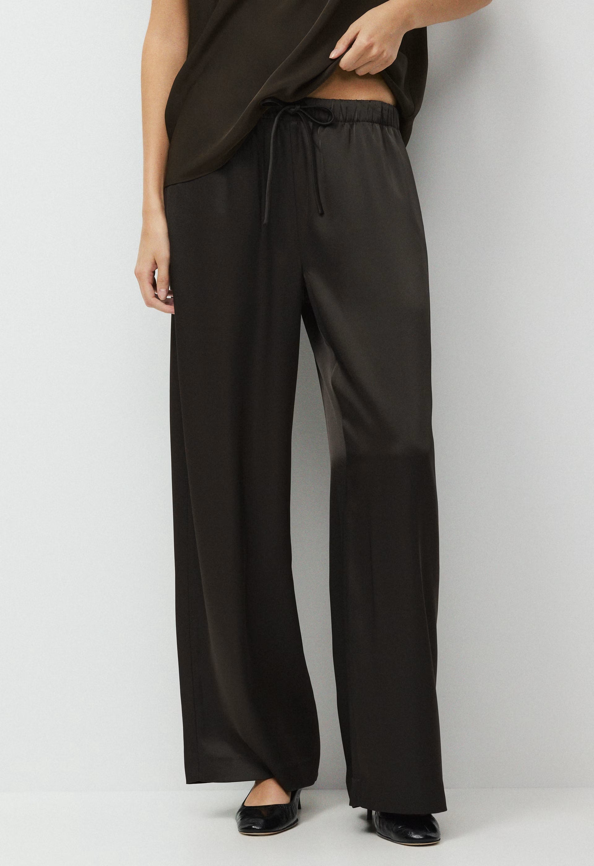 The Lodge Pant™ Satin - CACAO NIB BROWN