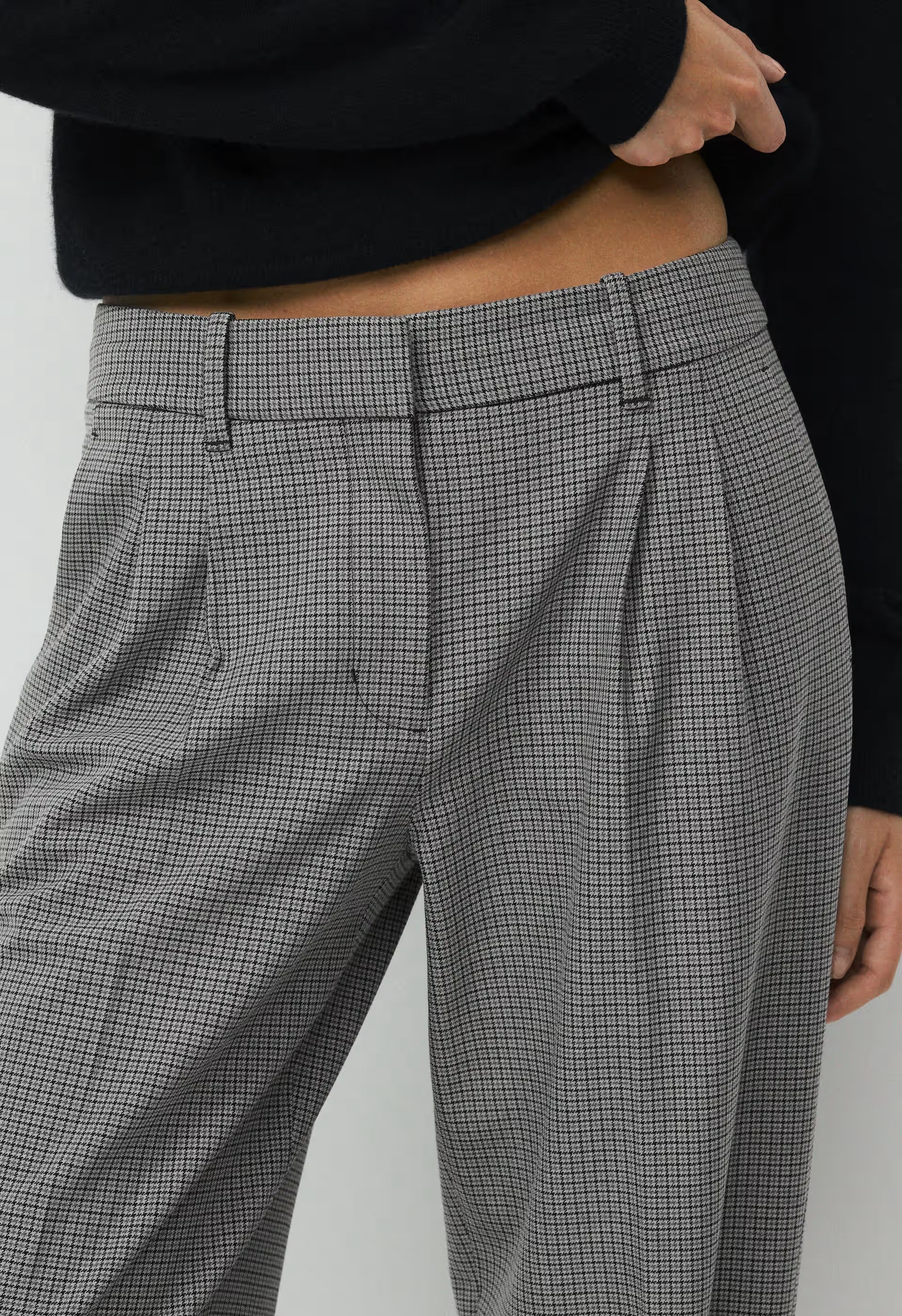 The Effortless Pant™ Lo-Rise - GREY/BLACK