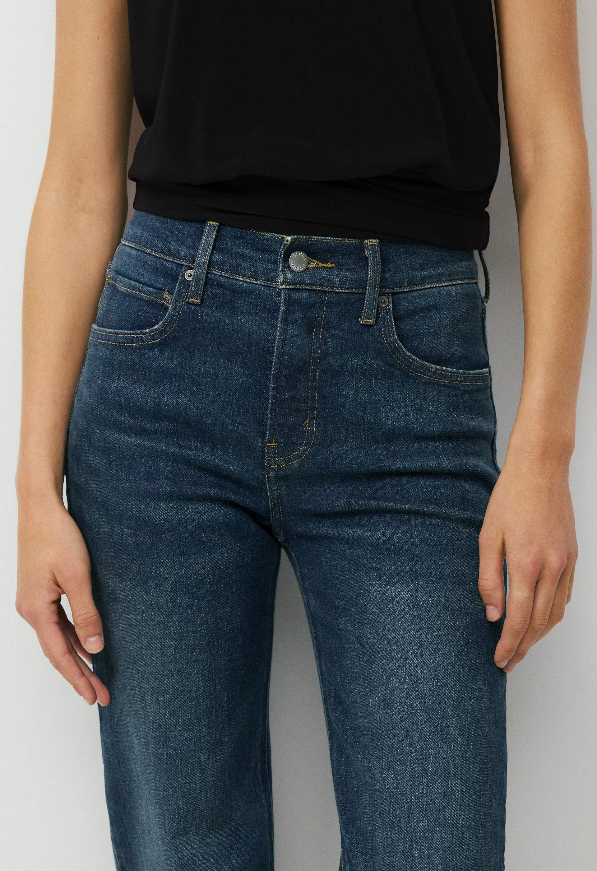 Denim Forum The ‘90s Snatched Hi-Rise Straight Jean - BE ABOUT DARK BLEU