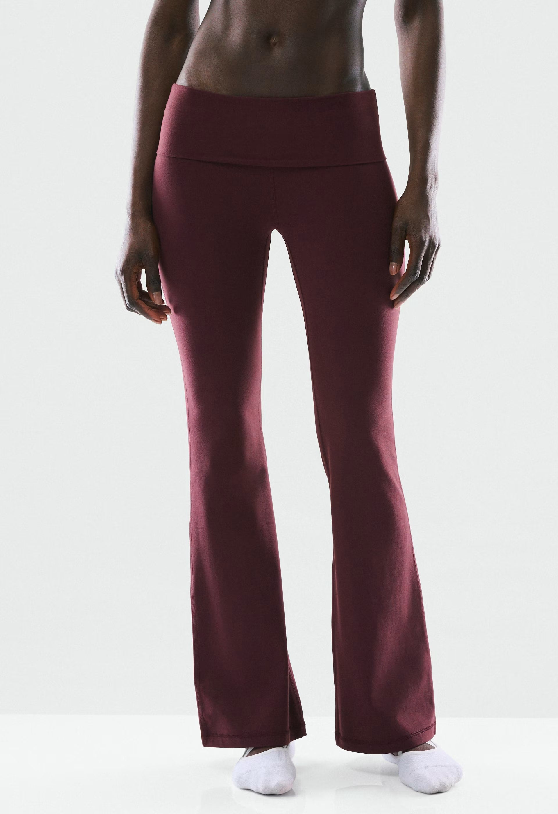 BUTTER Foldover Flare 32 Legging - GALA PLUM