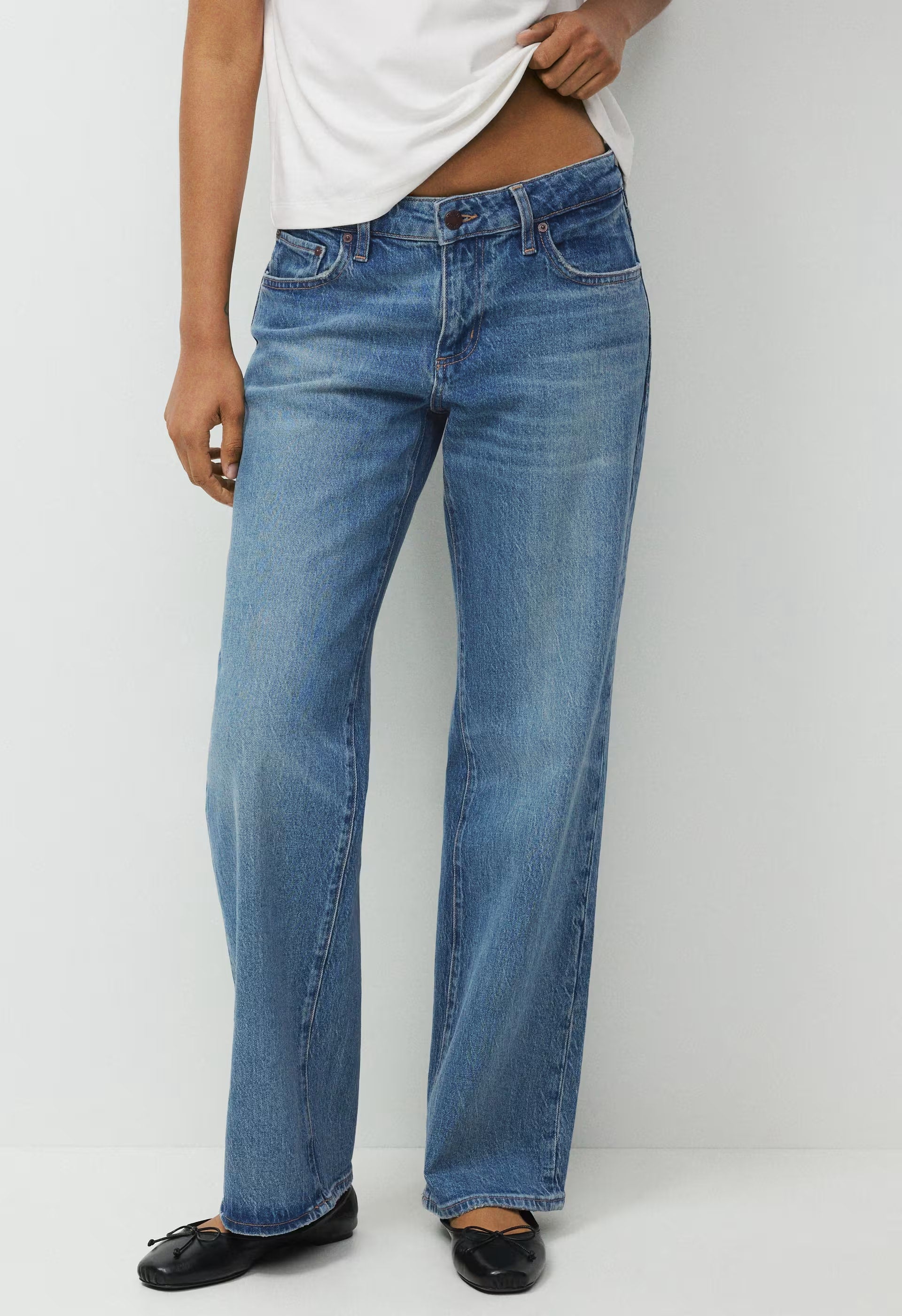 Denim Forum Salma Super Lo-Rise Straight Jean - VINTAGE MEDIUM BLUE