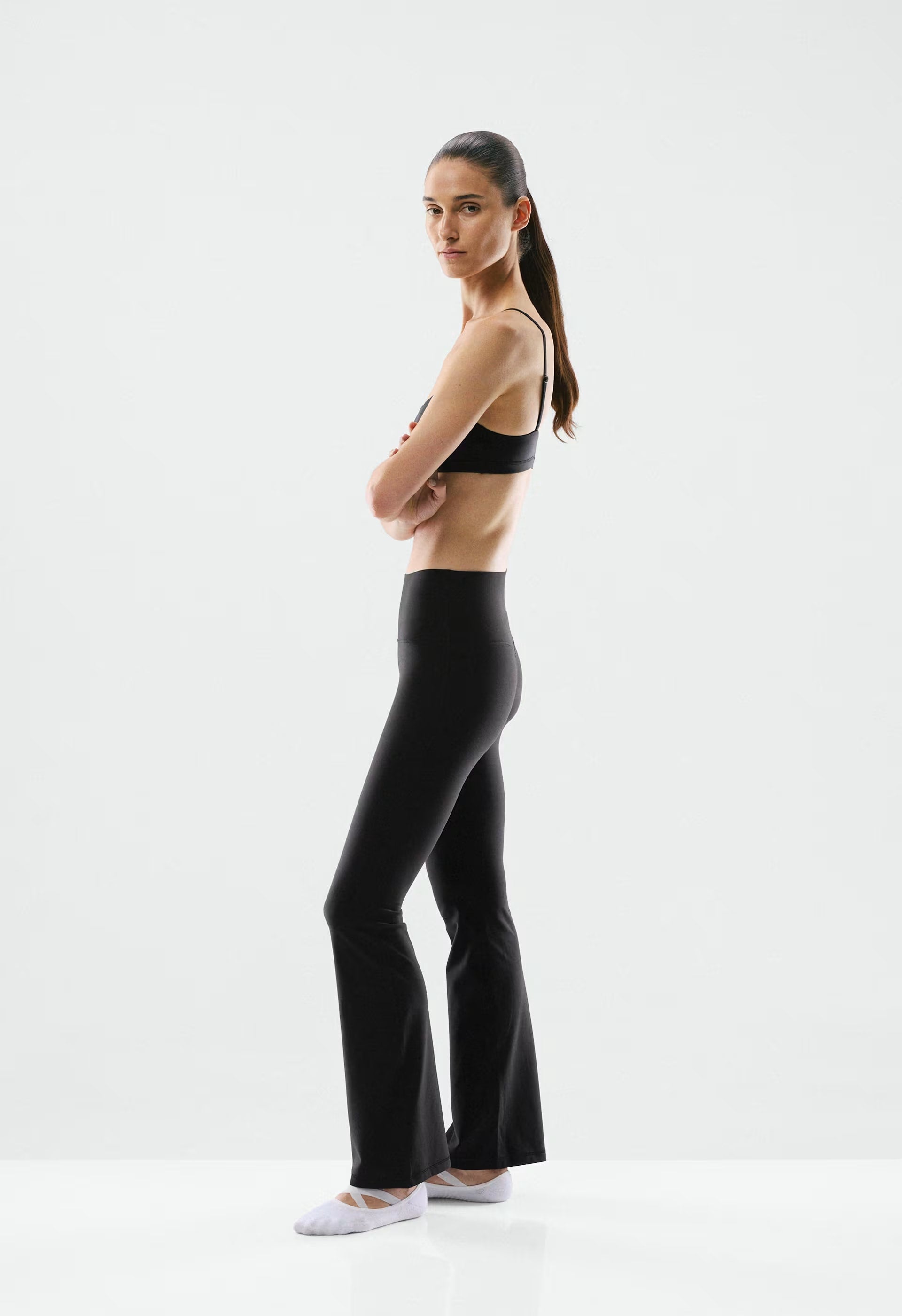 BUTTER Cheeky Infinite Hi Flare 30 Legging - BLACK