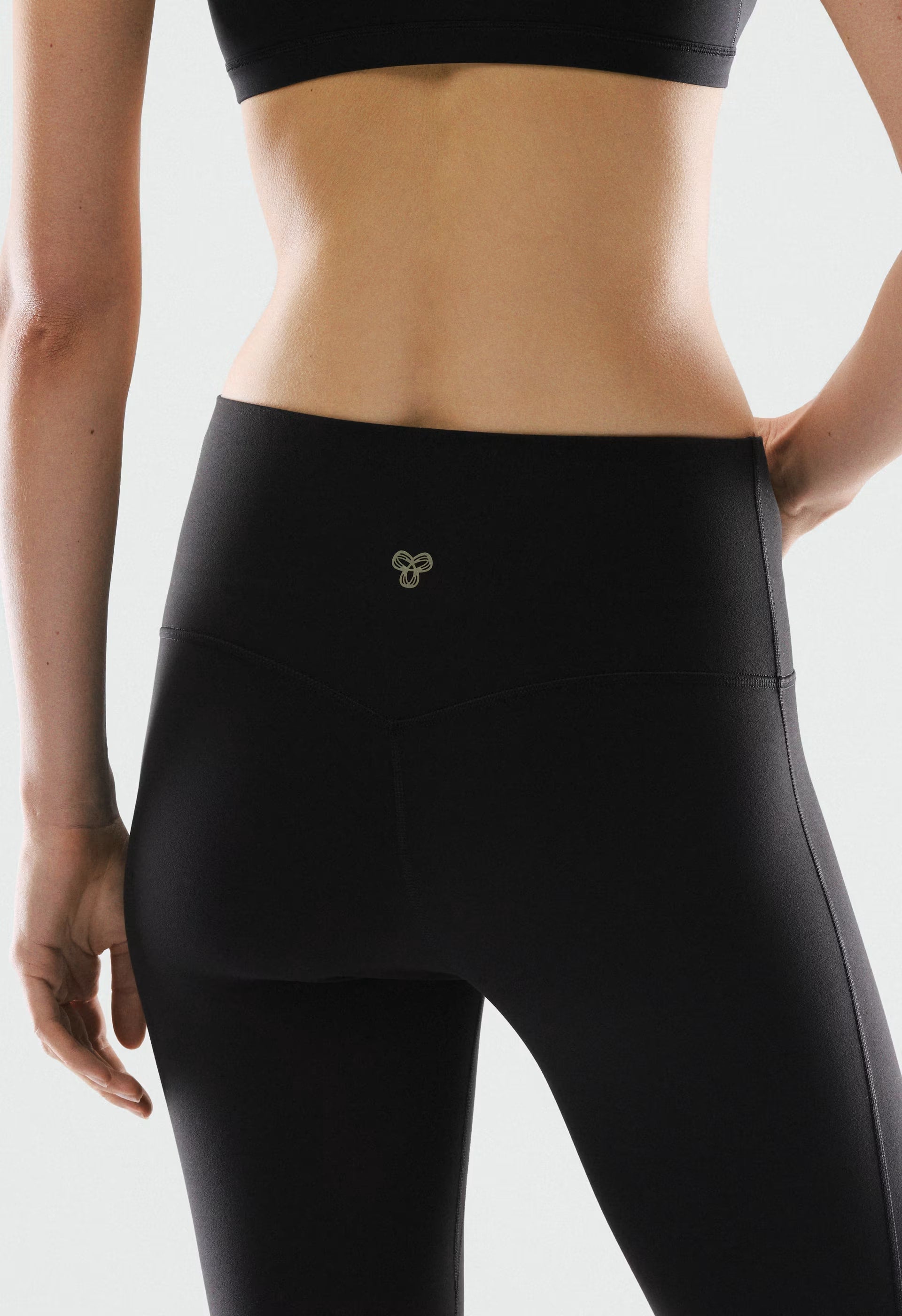 BUTTER Cheeky Infinite Hi Flare 30 Legging - BLACK