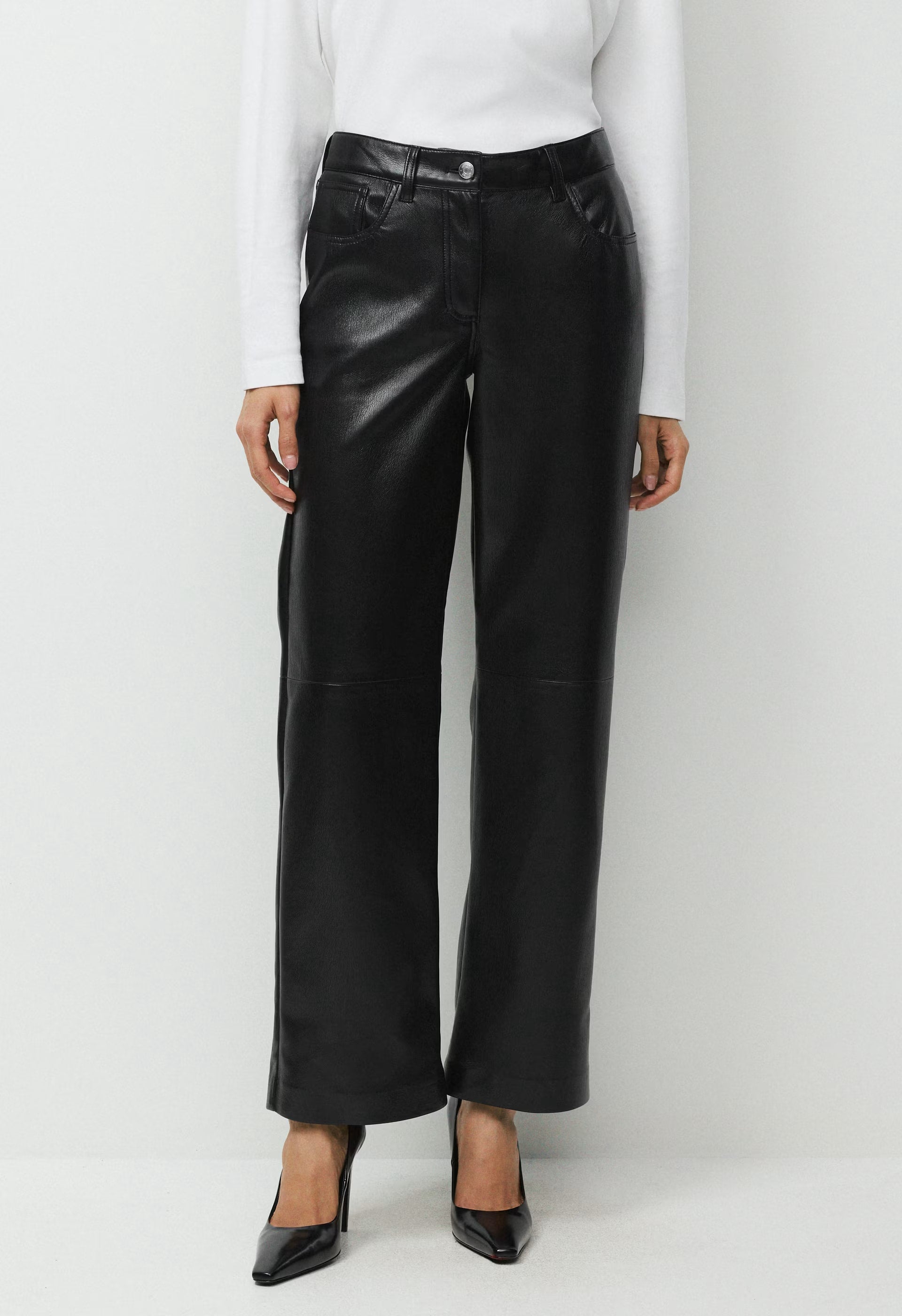 Axis Pant - UnReal Leather - BLACK