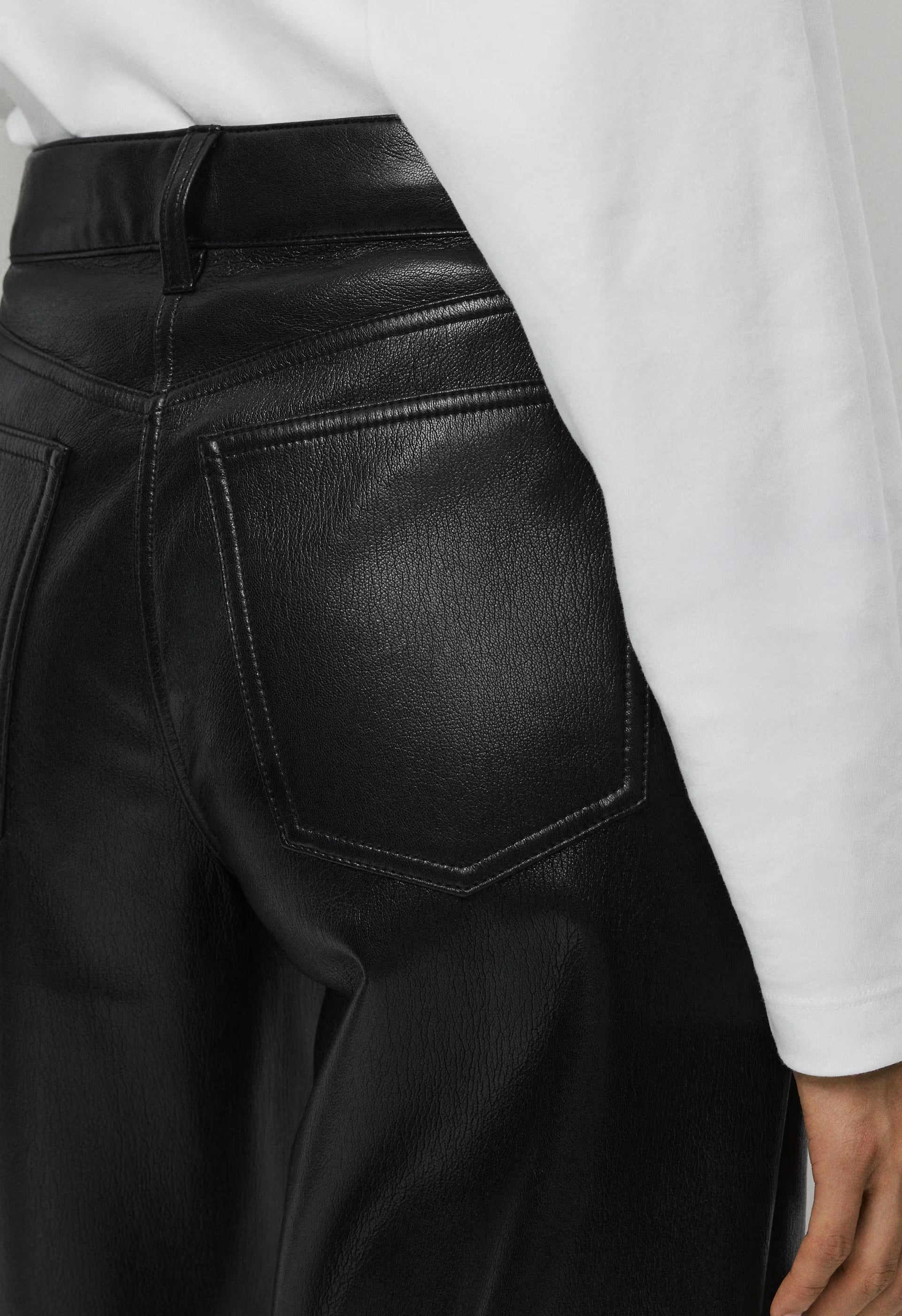Axis Pant - UnReal Leather - BLACK