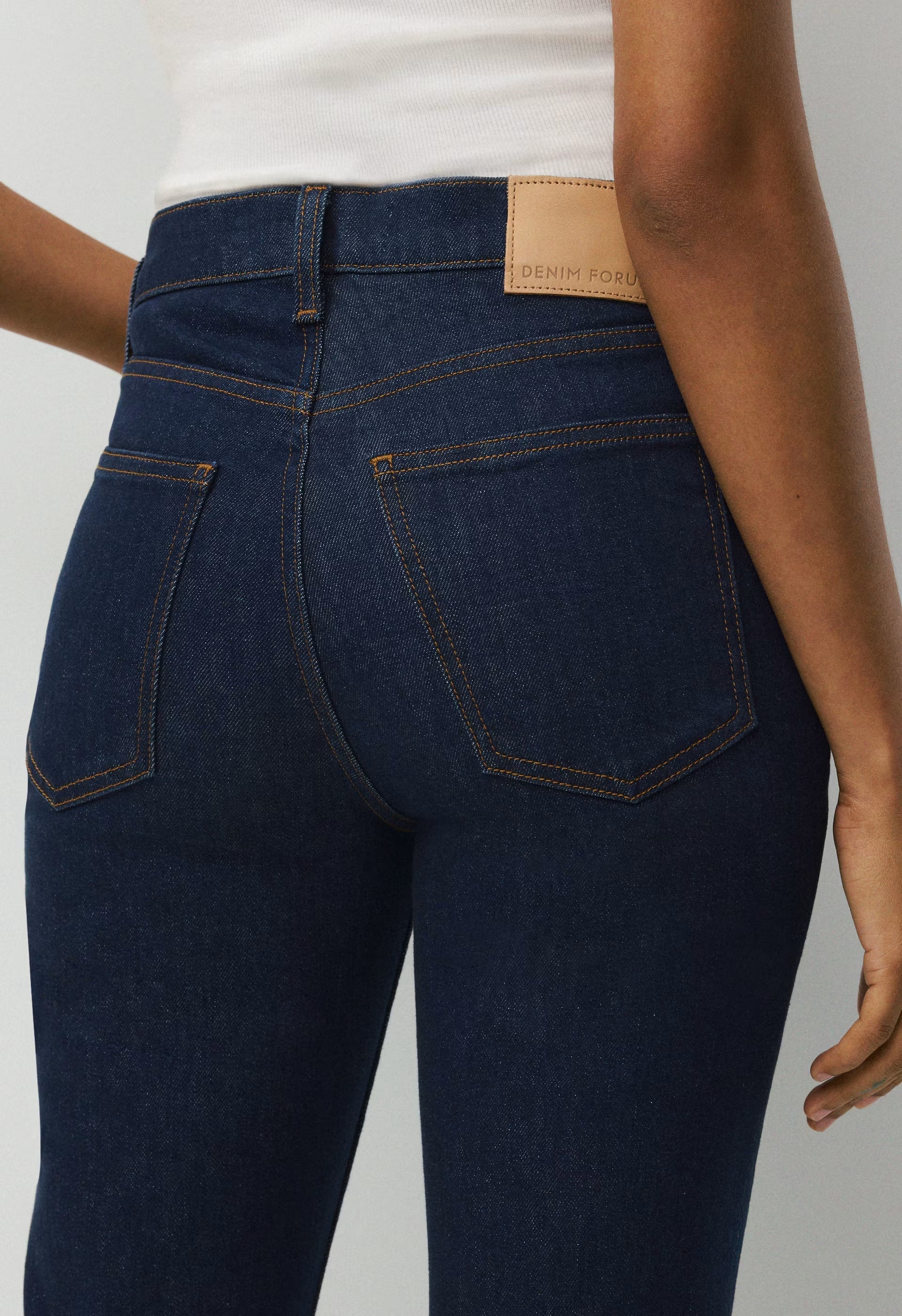 Denim Forum The ‘90s Snatched Hi-Rise Straight Jean - NO-STRESS DARK BLUE