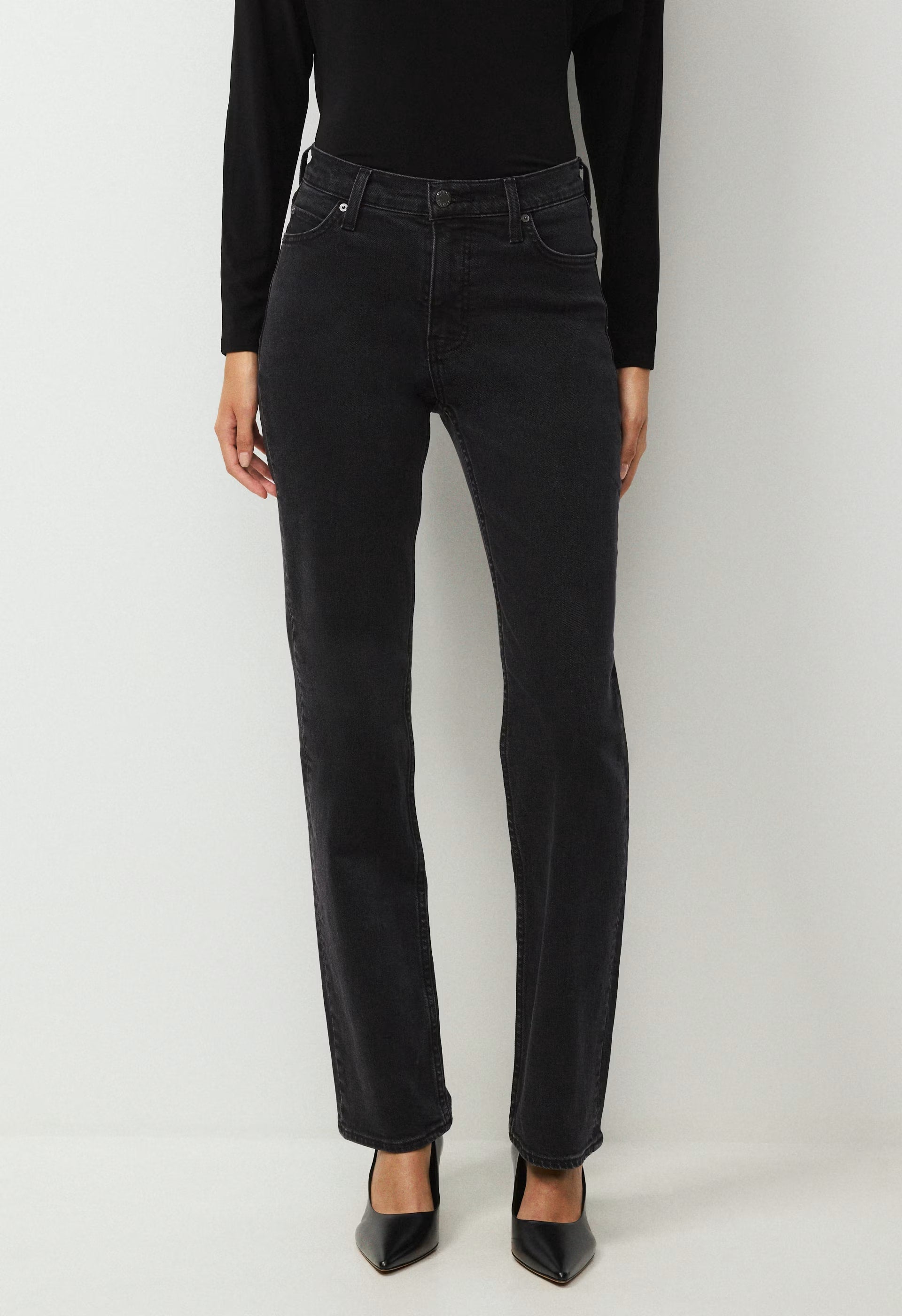 Denim Forum The ‘90s Snatched Hi-Rise Straight Jean - BLACK EYELINER