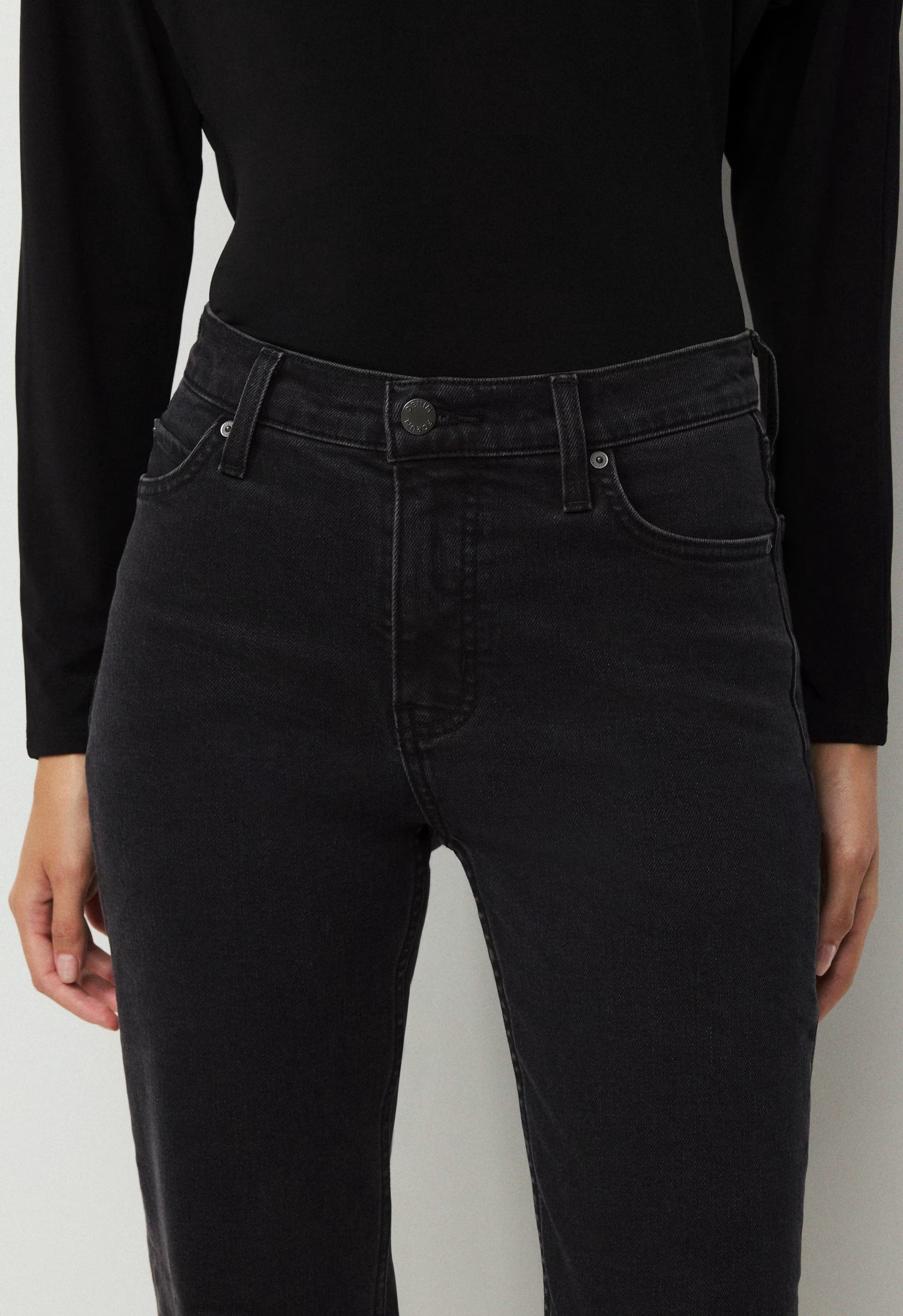 Denim Forum The ‘90s Snatched Hi-Rise Straight Jean - BLACK EYELINER
