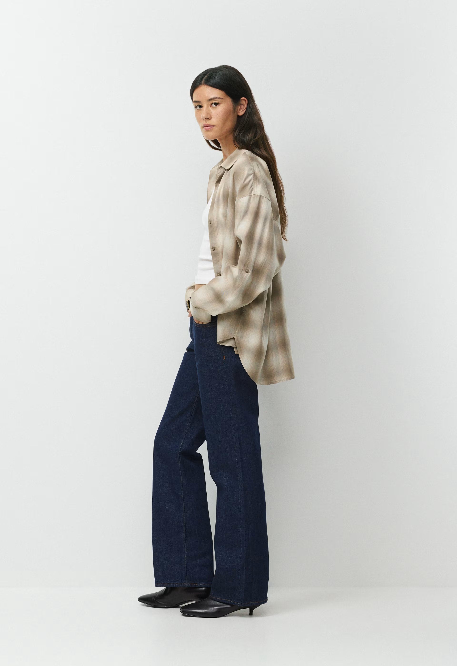 Denim Forum The Farrah Lo-Rise Wide Jean - 5 YRS KISS N TELL BLEU