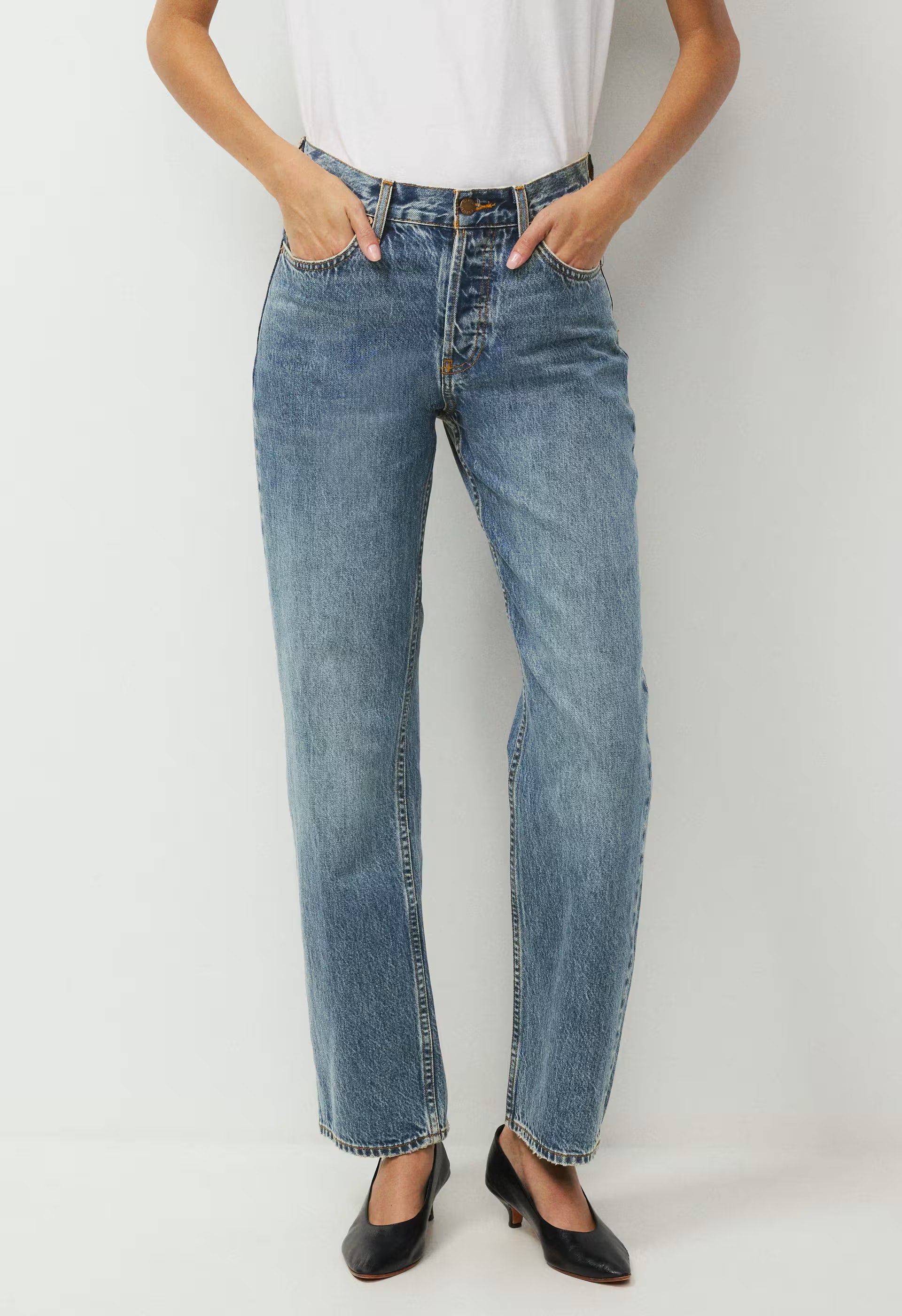 Denim Forum 004 Hi-Rise Straight Jean - VINTAGE MEDIUM BLUE