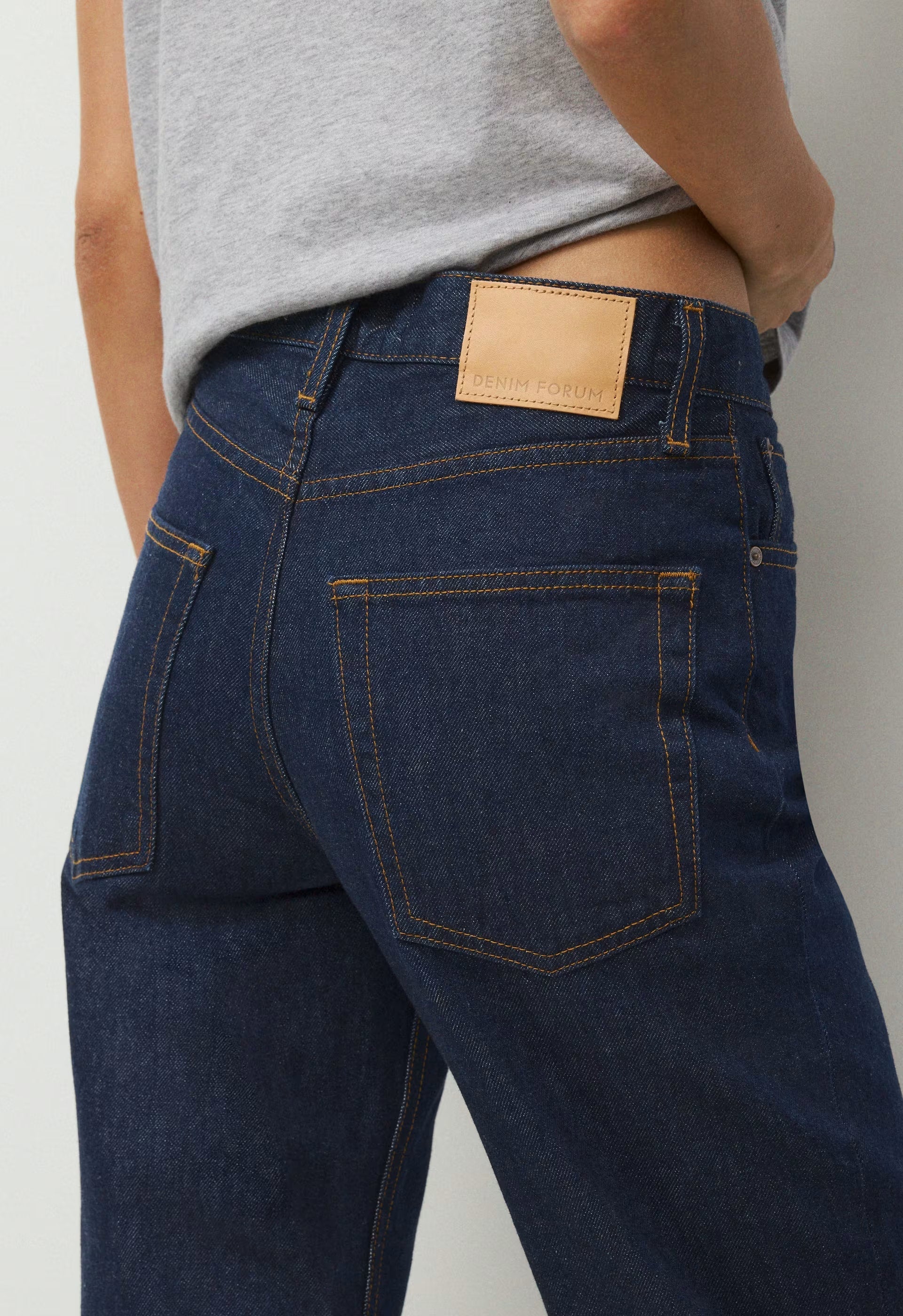 Denim Forum 004 Hi-Rise Straight Jean - NO-STRESS DARK BLUE