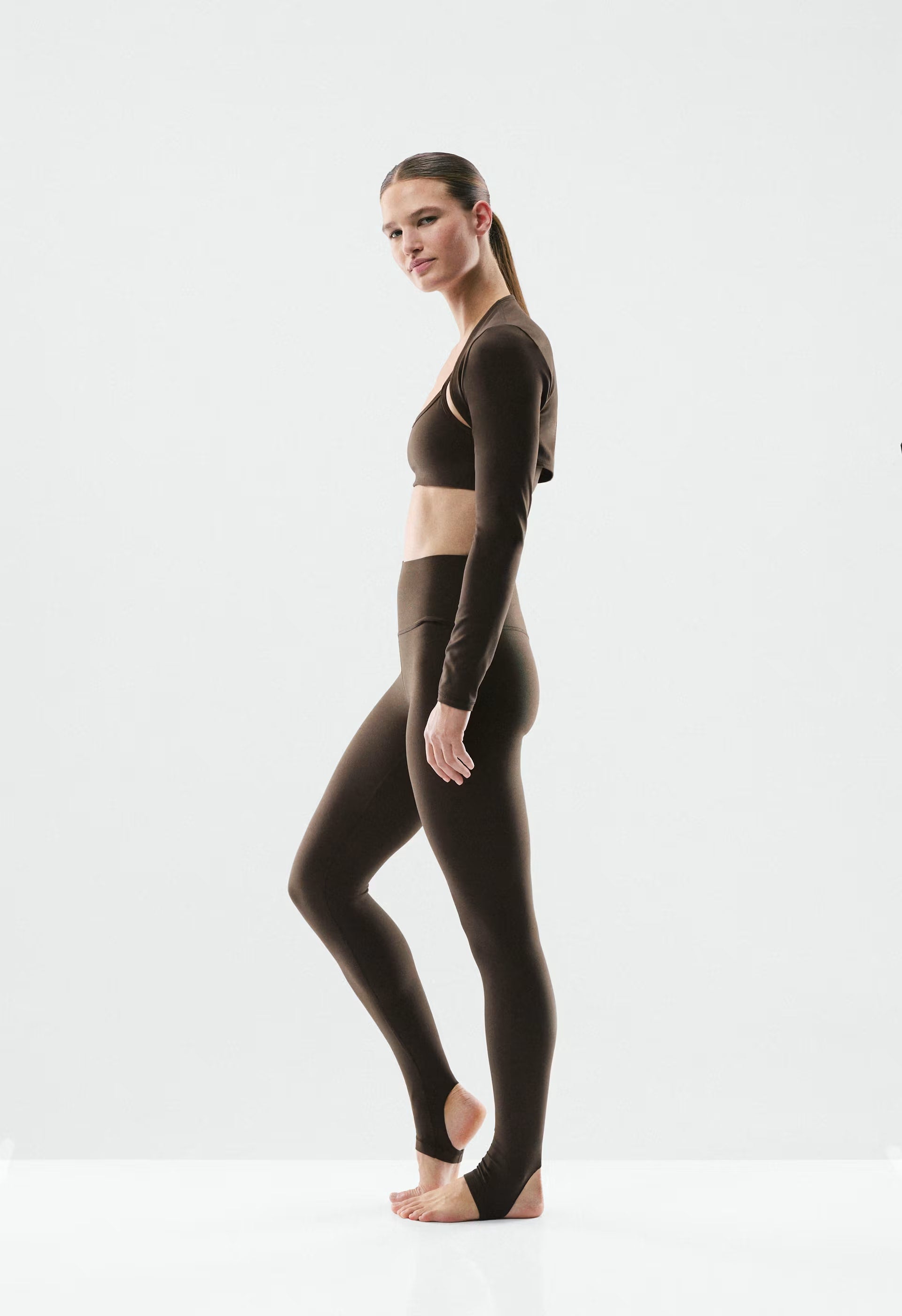 BUTTER Cheeky Hi-Rise Stirrup Legging - CACAO NIB BROWN