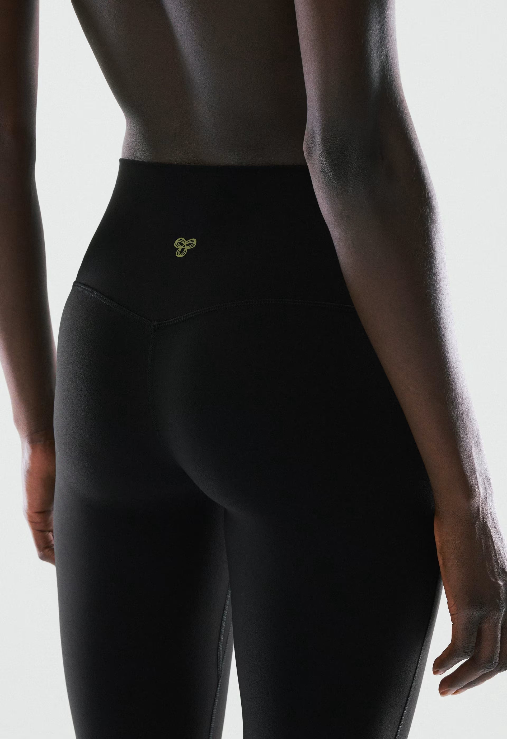 BUTTER Cheeky Infinite Hi Flare 34 Legging - BLACK