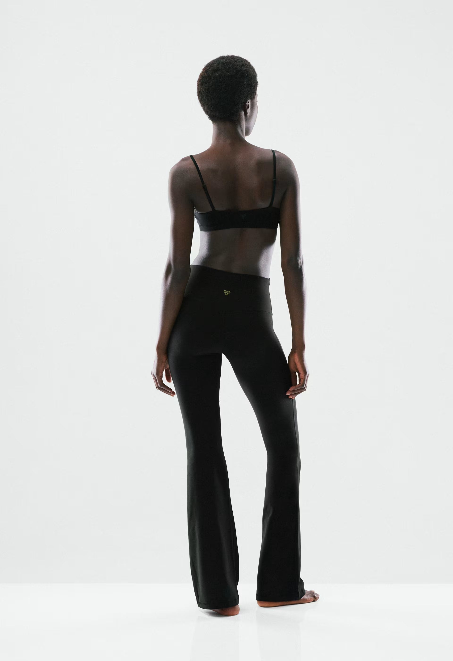BUTTER Cheeky Infinite Hi Flare 34 Legging - BLACK