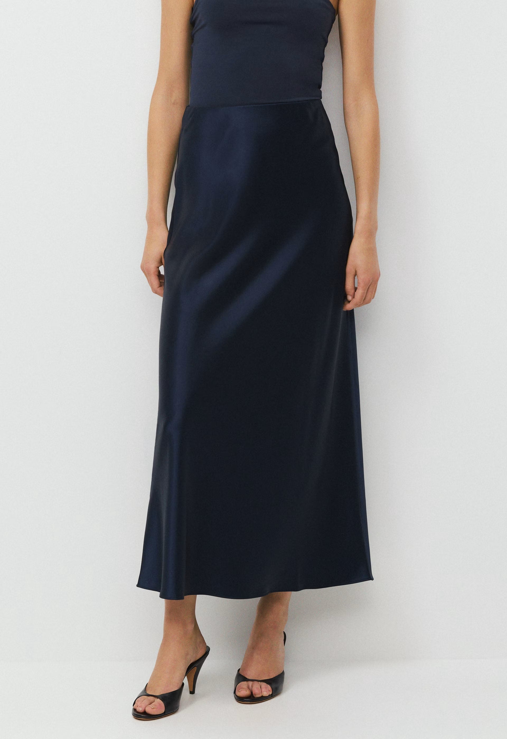 Capture Satin Skirt - GALA PLUM