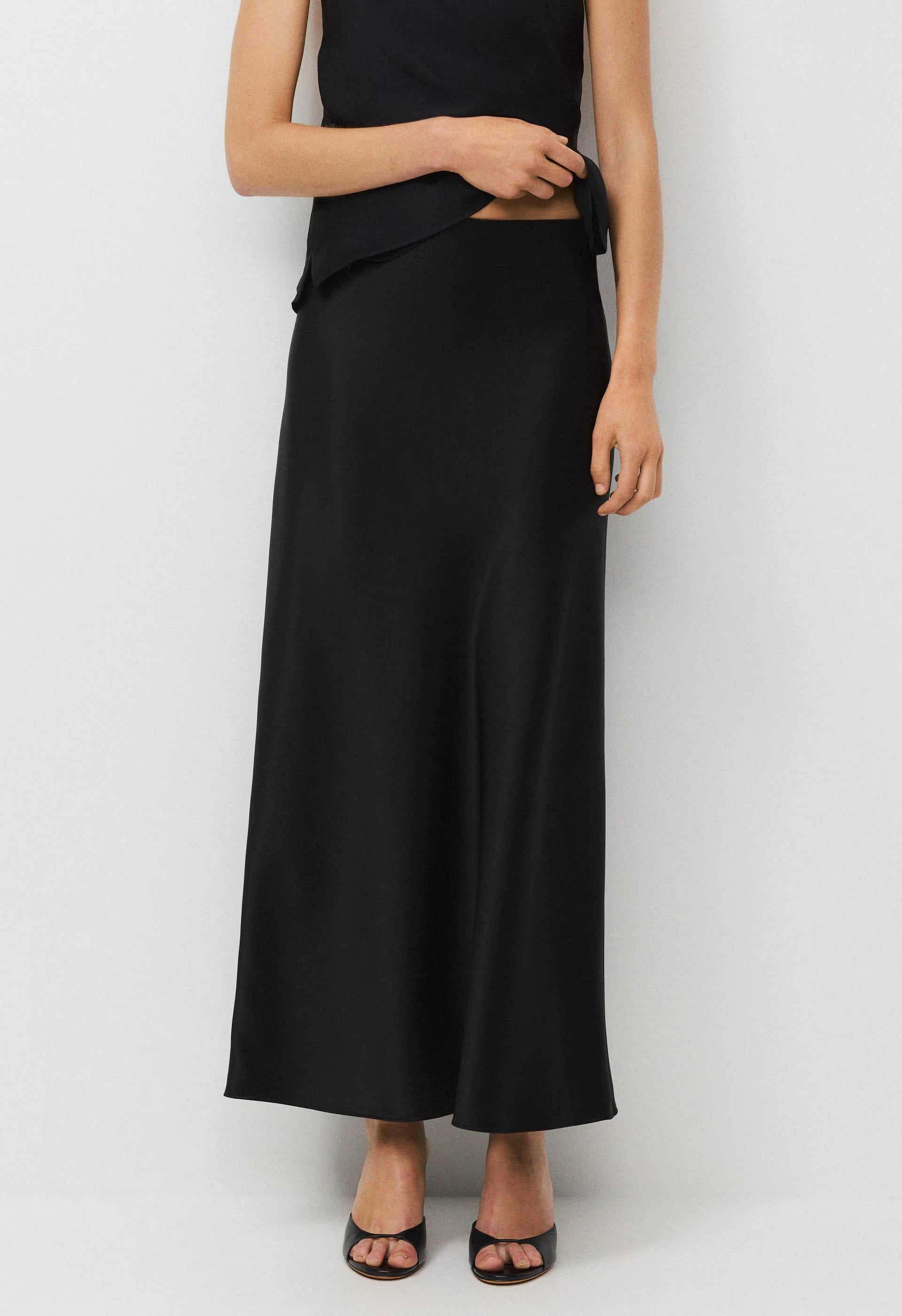 Capture Satin Skirt - BLACK
