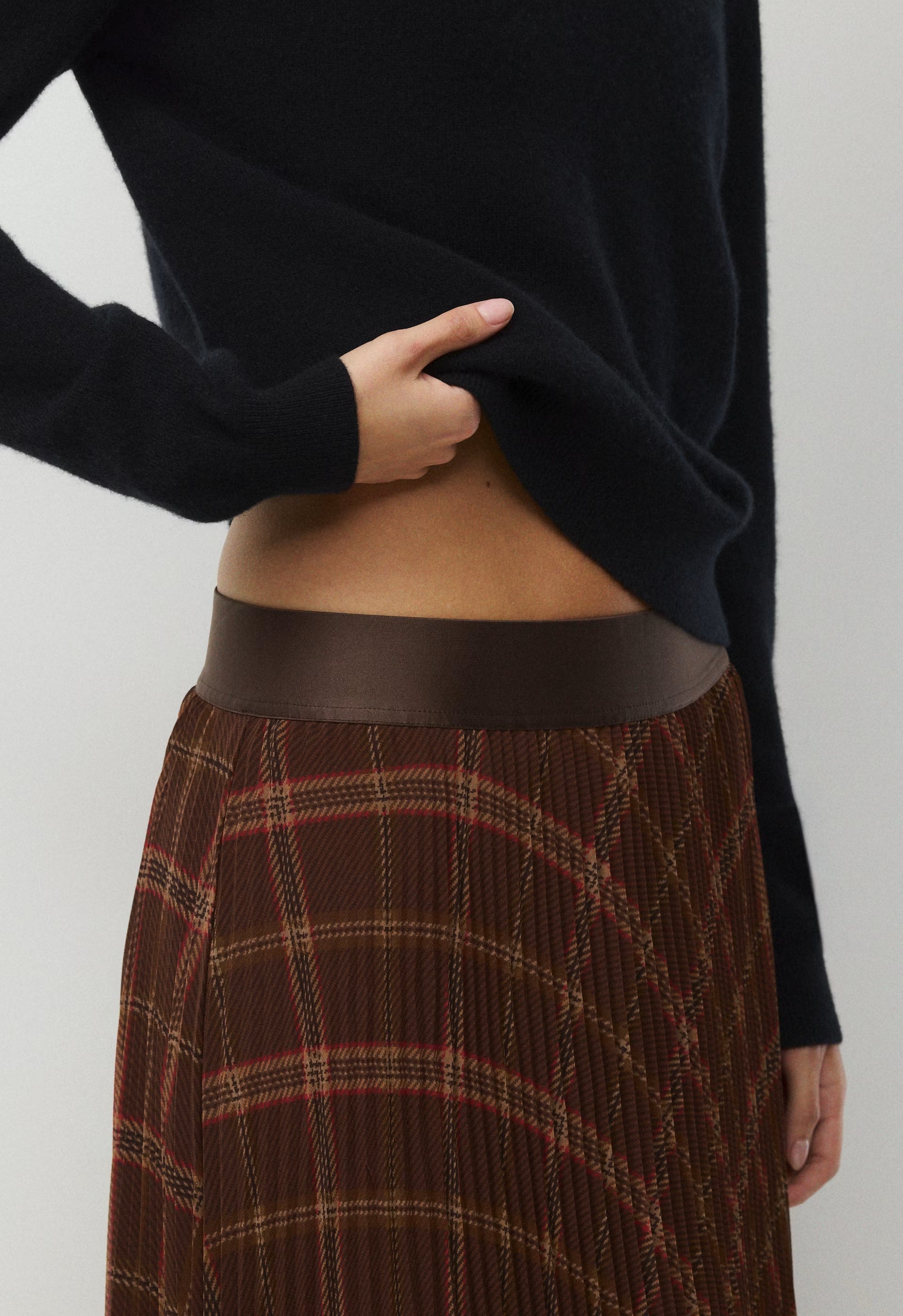 Twirl Skirt - DARK BROWN/RED