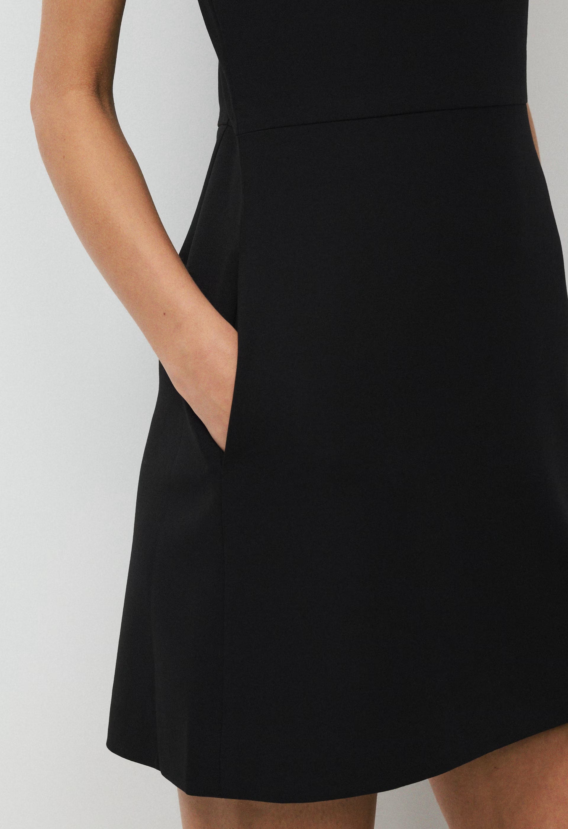 Bond Dress - Eversential™ - BLACK