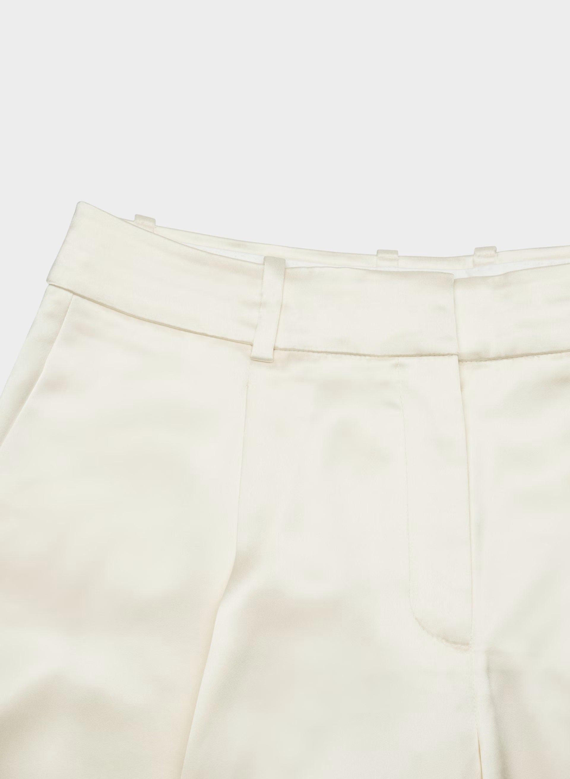 Touchpoint Satin Short - LIGHT BIRCH