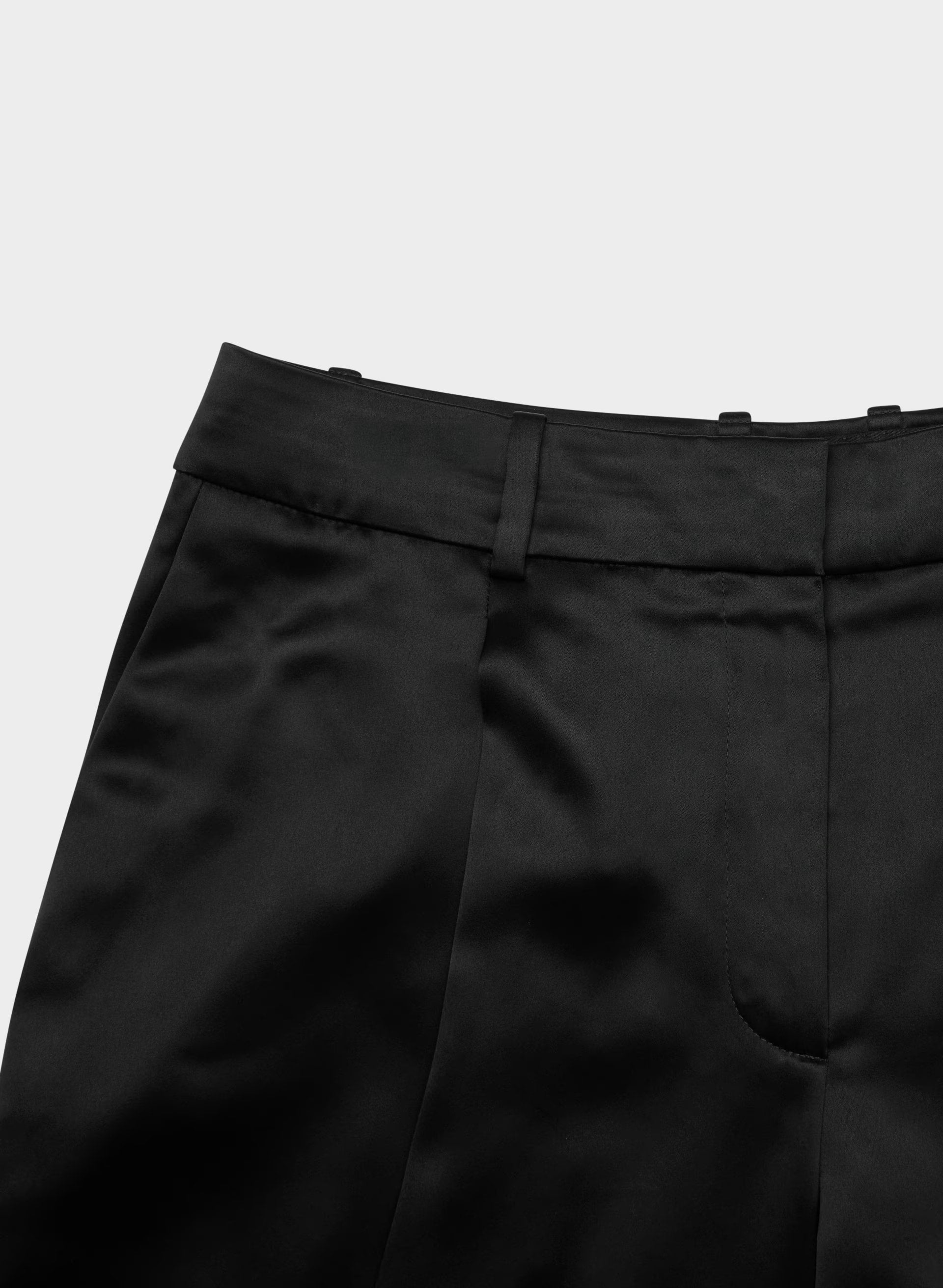 Touchpoint Satin Short - BLACK