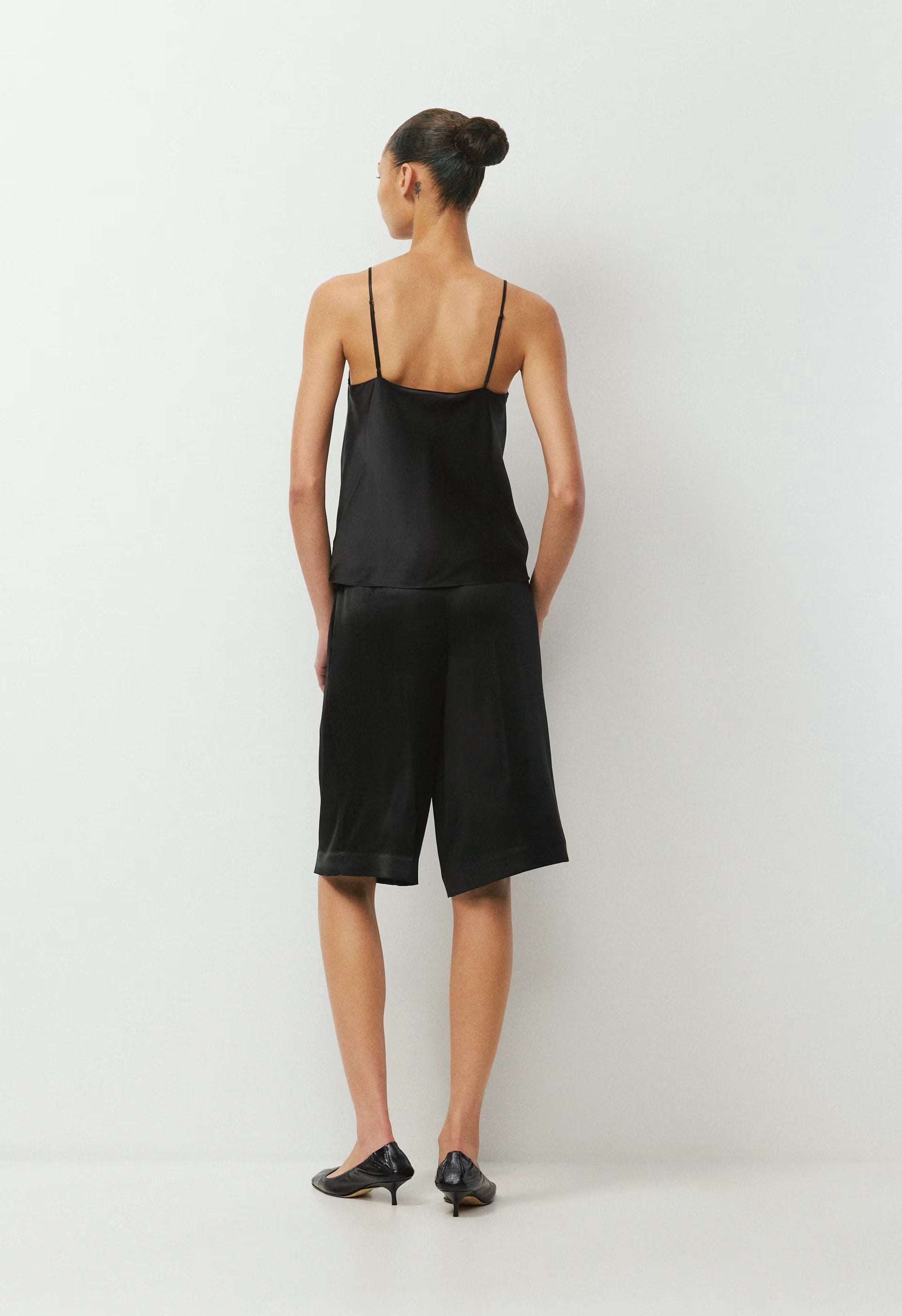 Touchpoint Satin Short - BLACK
