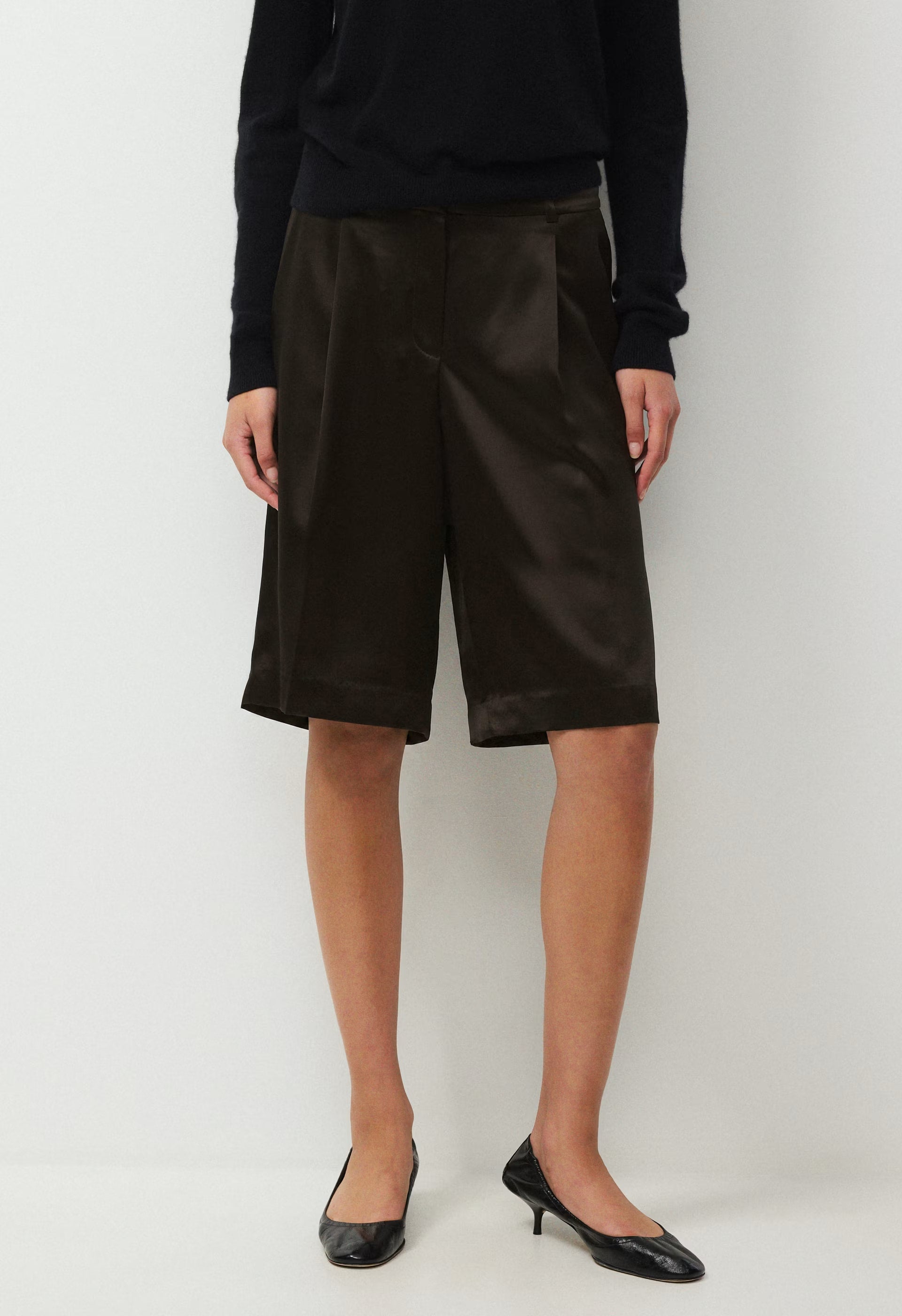 Touchpoint Satin Short - CACAO NIB BROWN