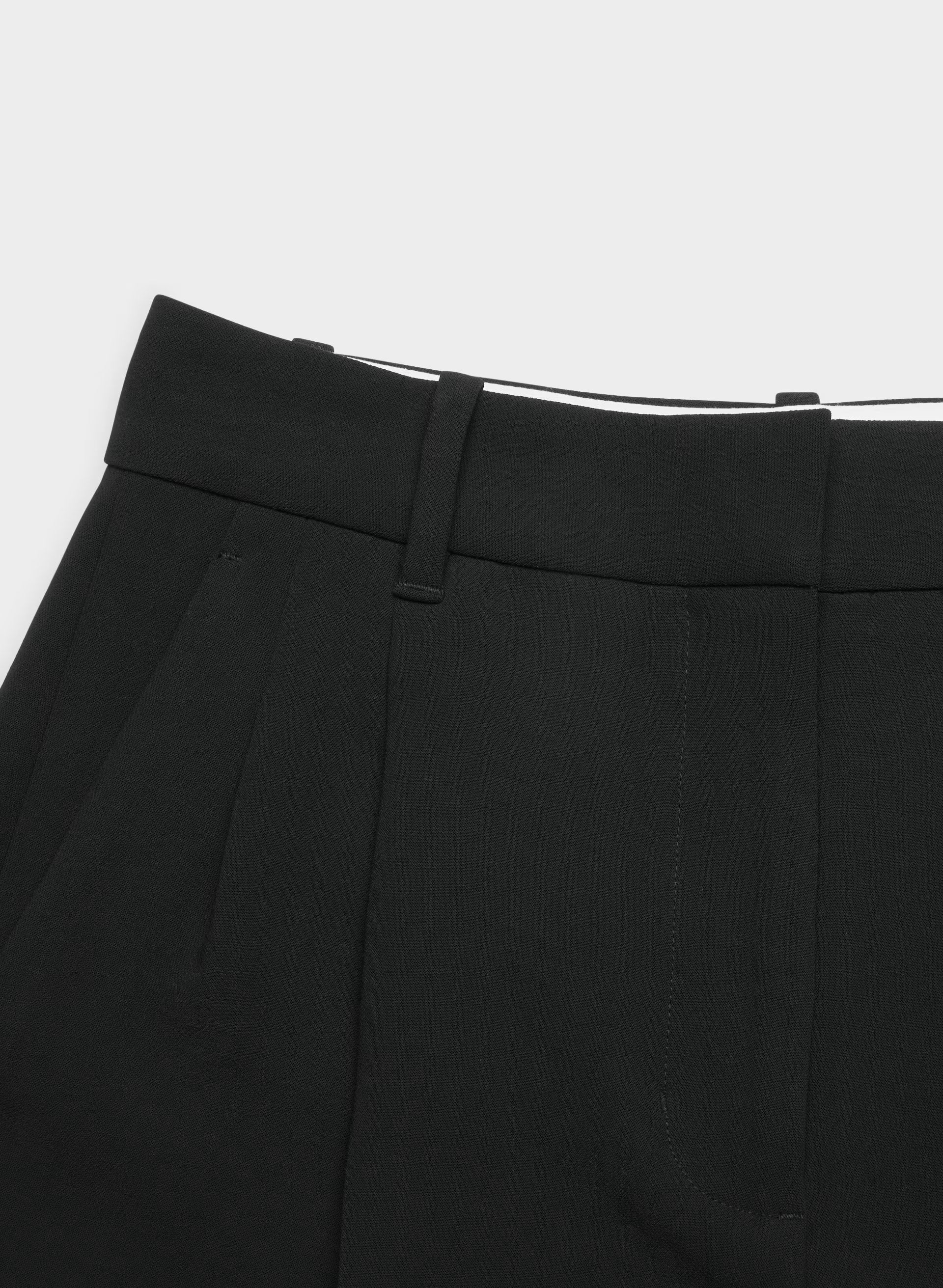 The Effortless Short™ Mini - Crepette™ - BLACK