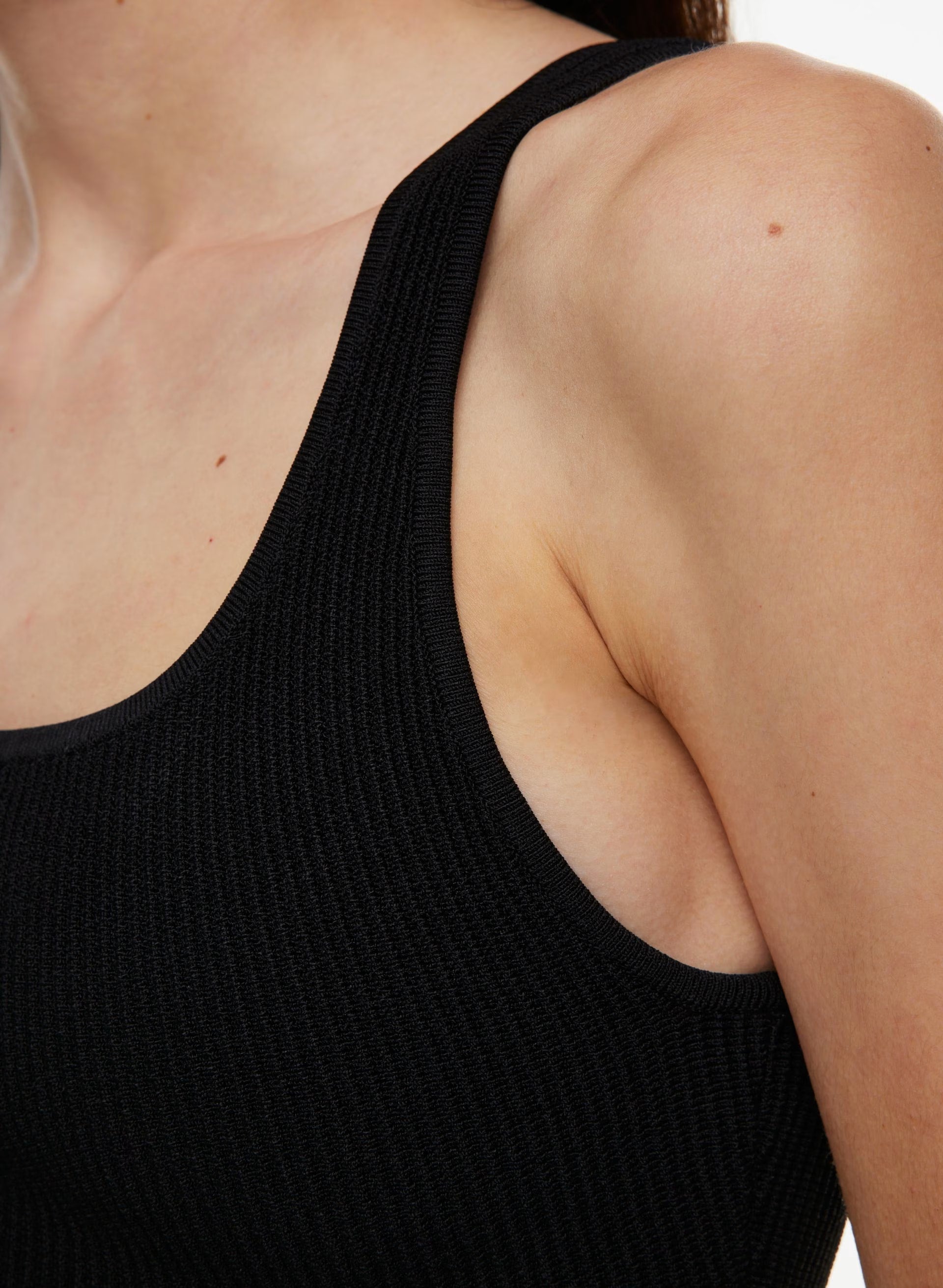 Sculpt Knit Squareneck Cropped Tank - BLACK